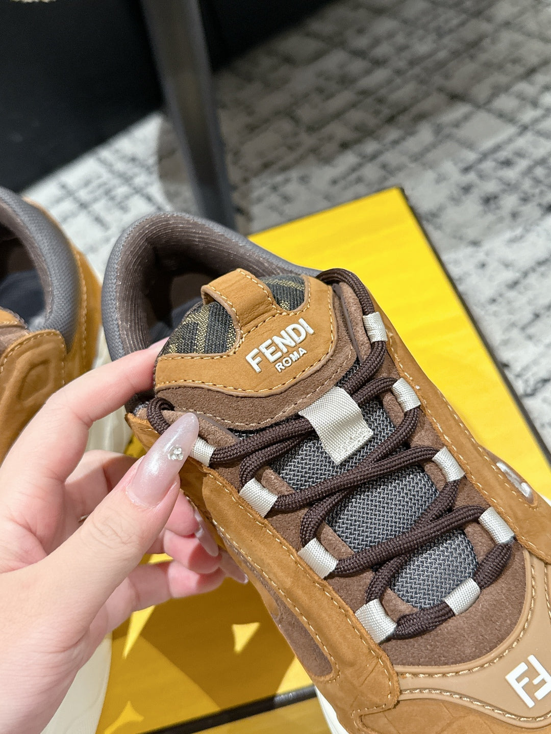 FEN* 25SS FORCE low-top sneakers