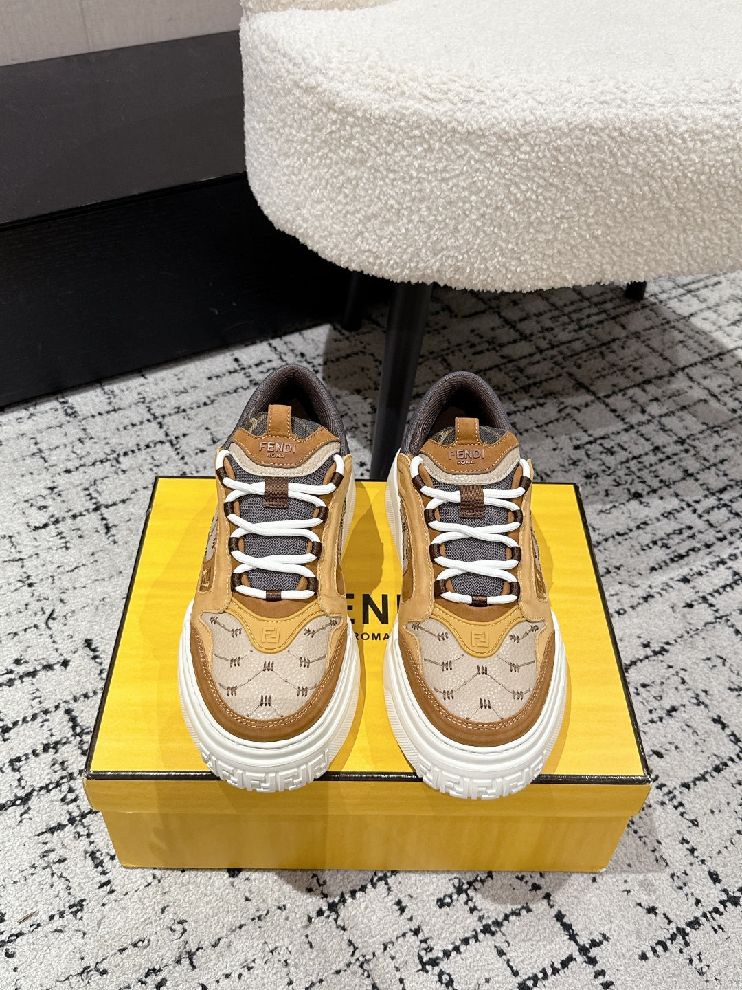 FEN* 25SS calfskin low-top sneakers