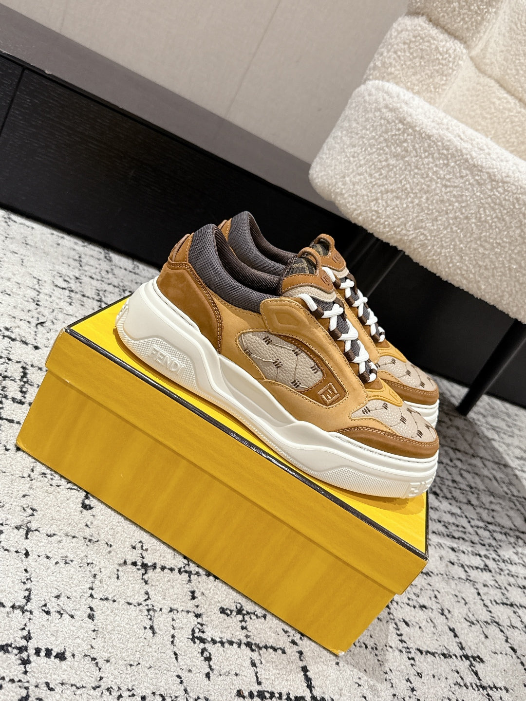 FEN* 25SS calfskin low-top sneakers