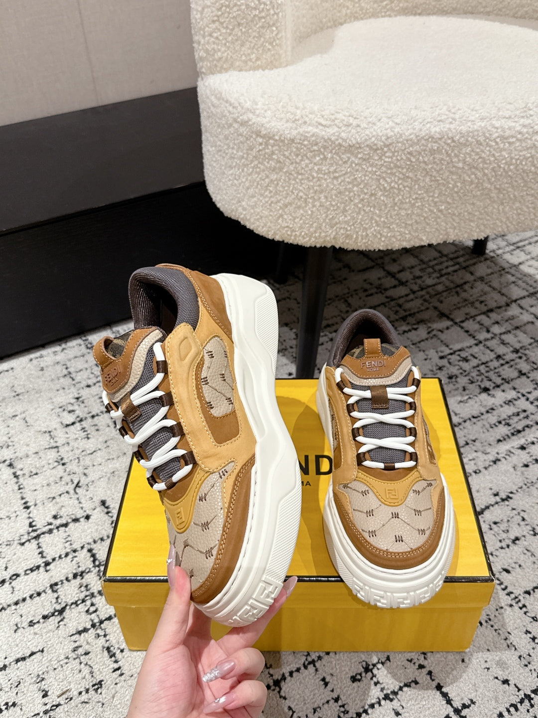 FEN* 25SS calfskin low-top sneakers