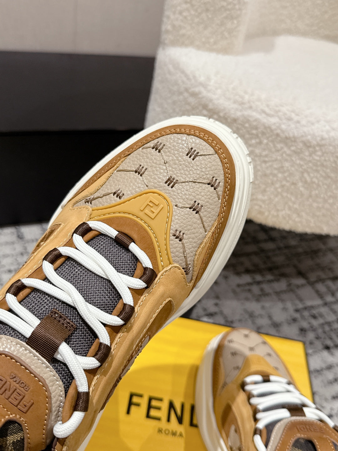 FEN* 25SS calfskin low-top sneakers