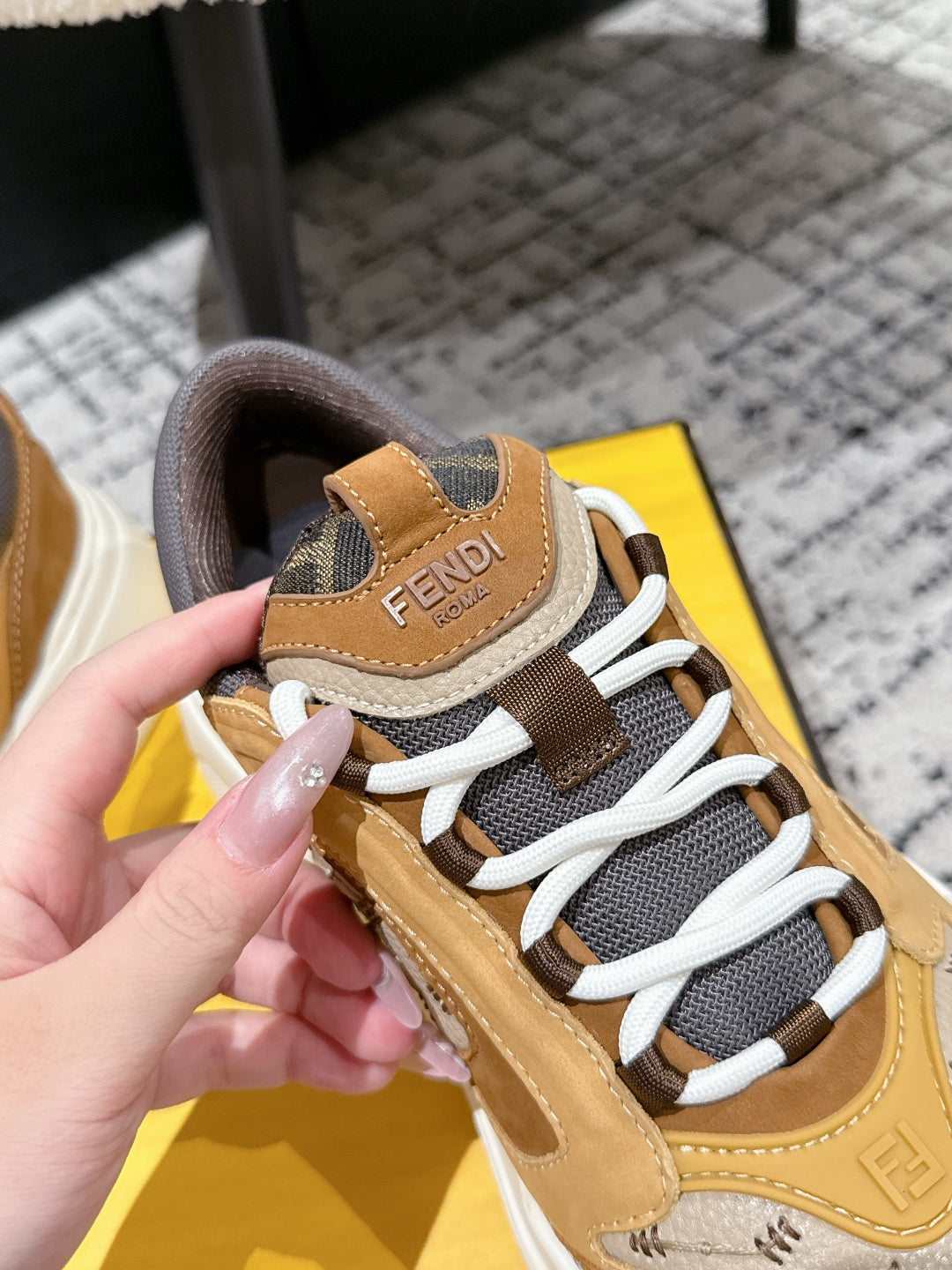 FEN* 25SS calfskin low-top sneakers