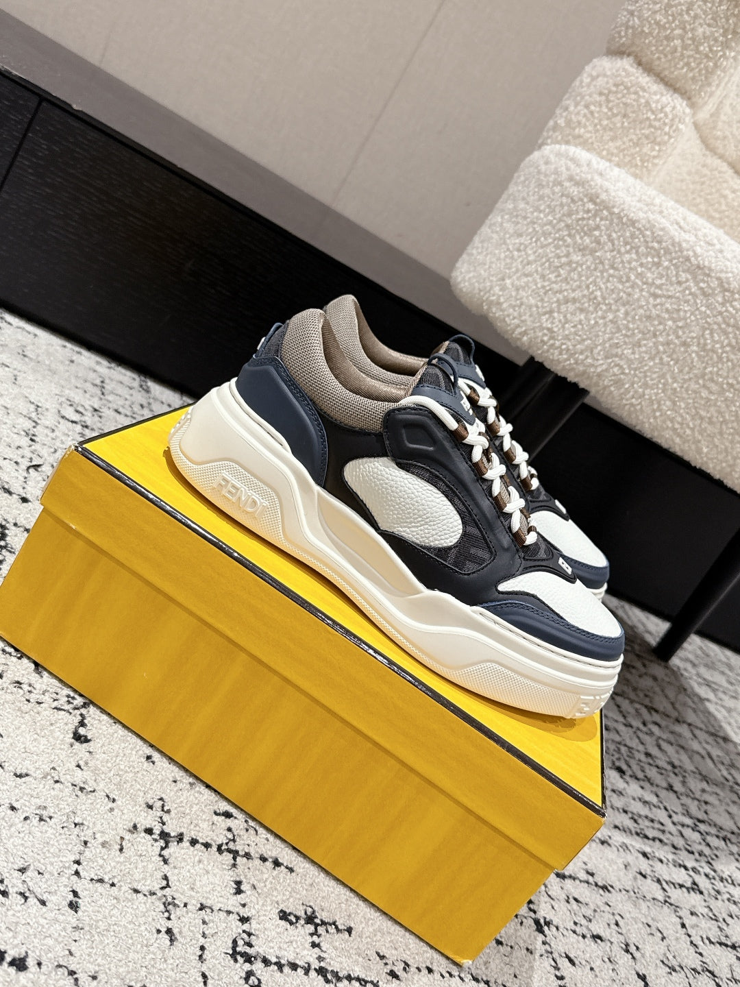 FEN* 25SS calfskin low-top sneakers