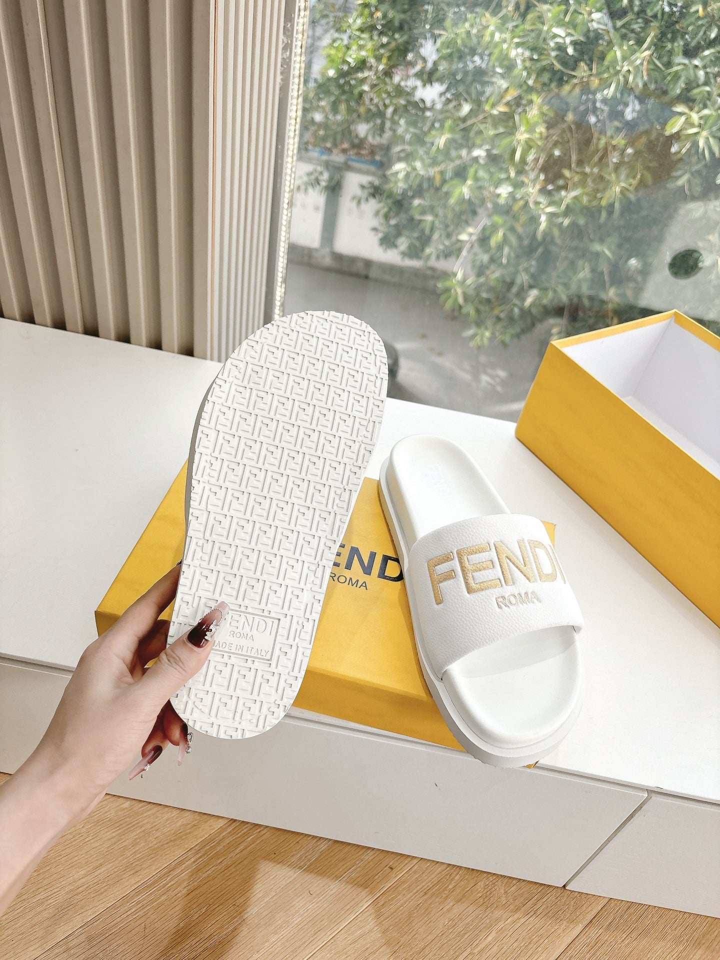 FEN* 25SS Sandals (Unisex)