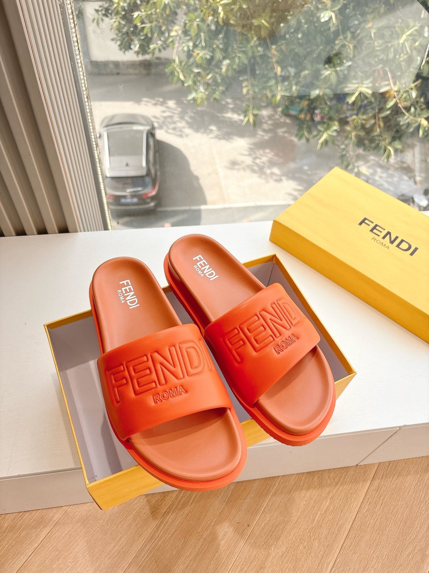 FEN* 25SS Sandals (Unisex)