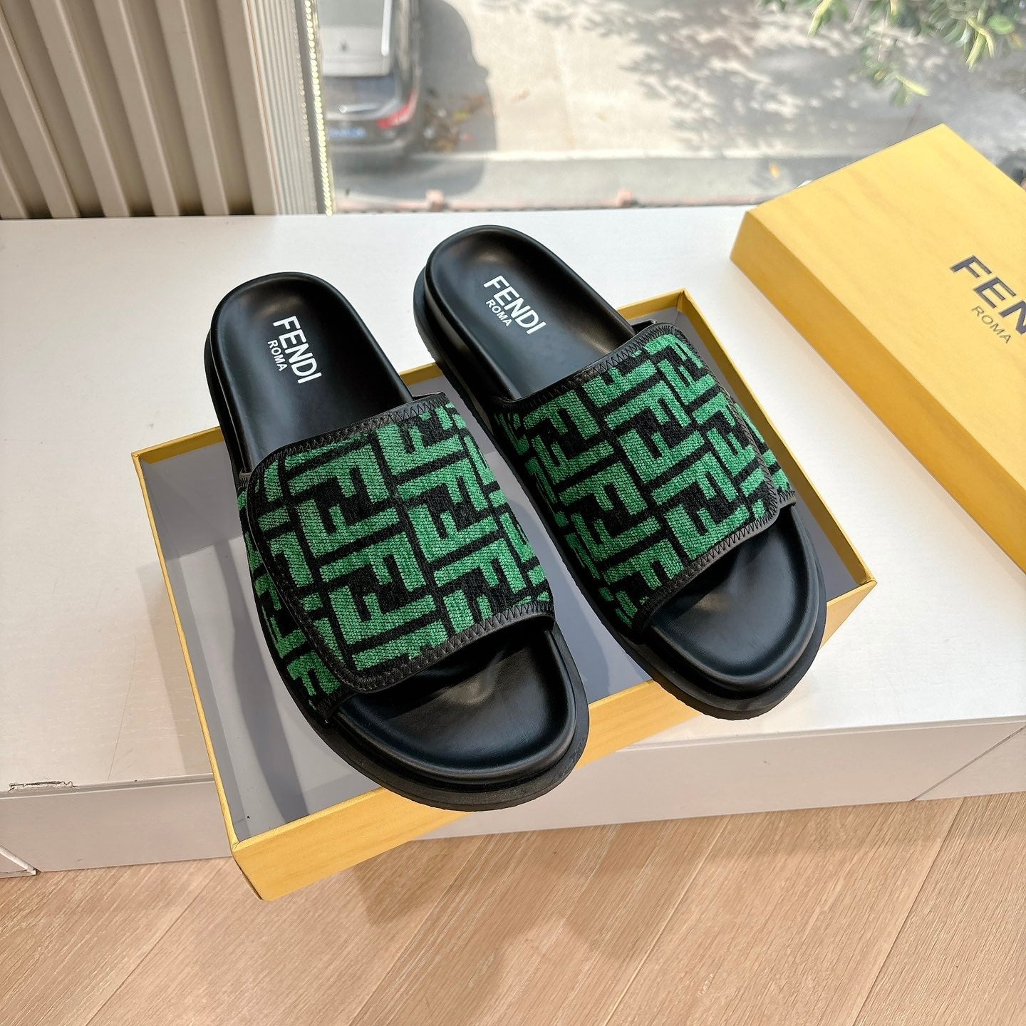 FEN* 25SS Slippers (Unisex)