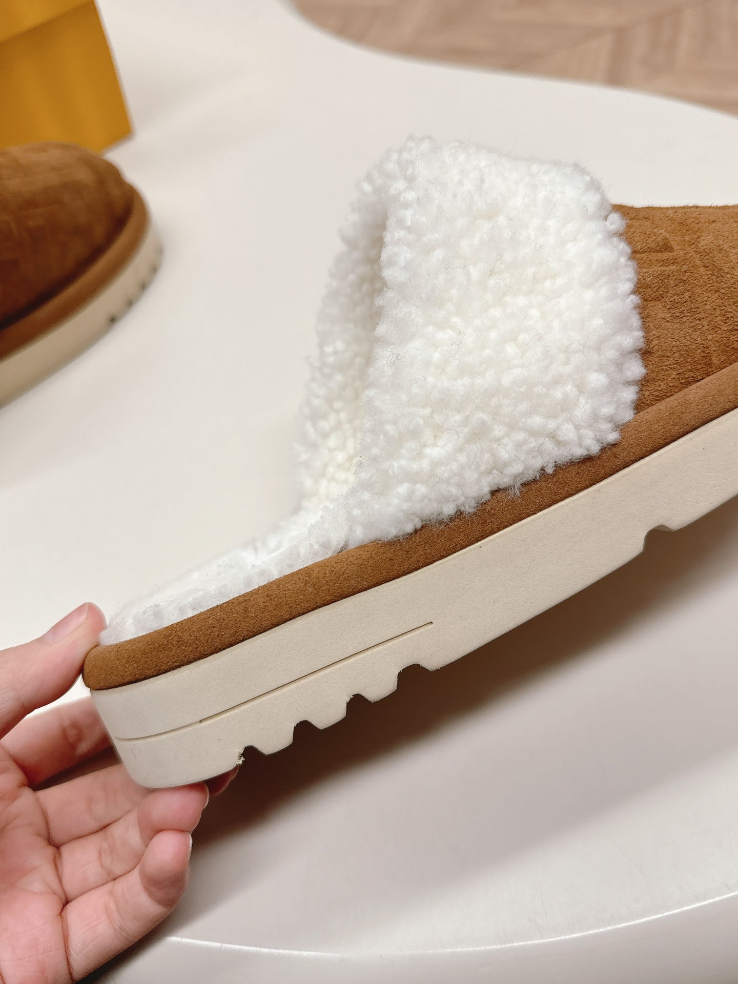 FEN* 25 SS leather embossed fur slippers