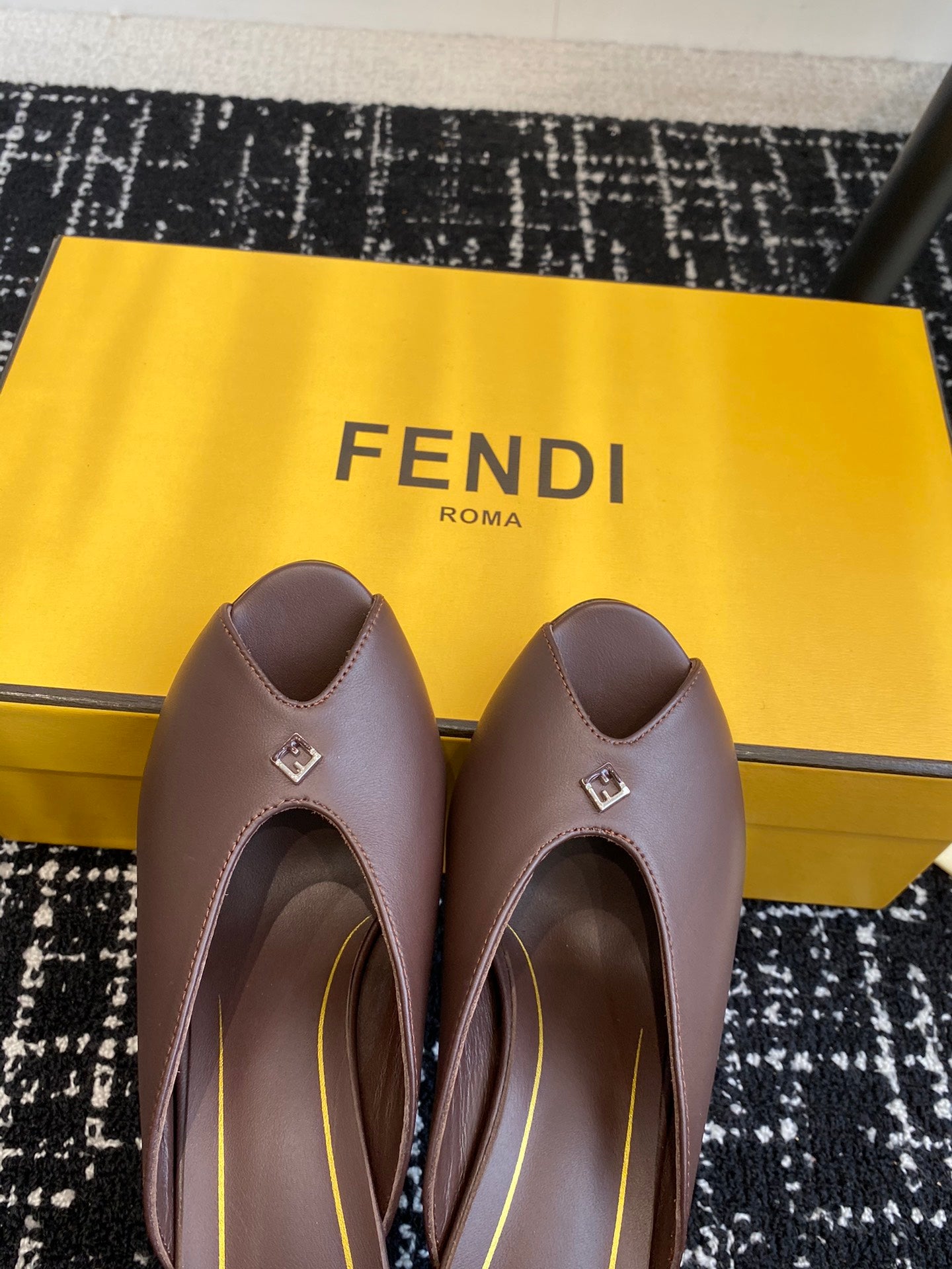 FEN* New Round Toe Fish Mouth High Heel Slippers