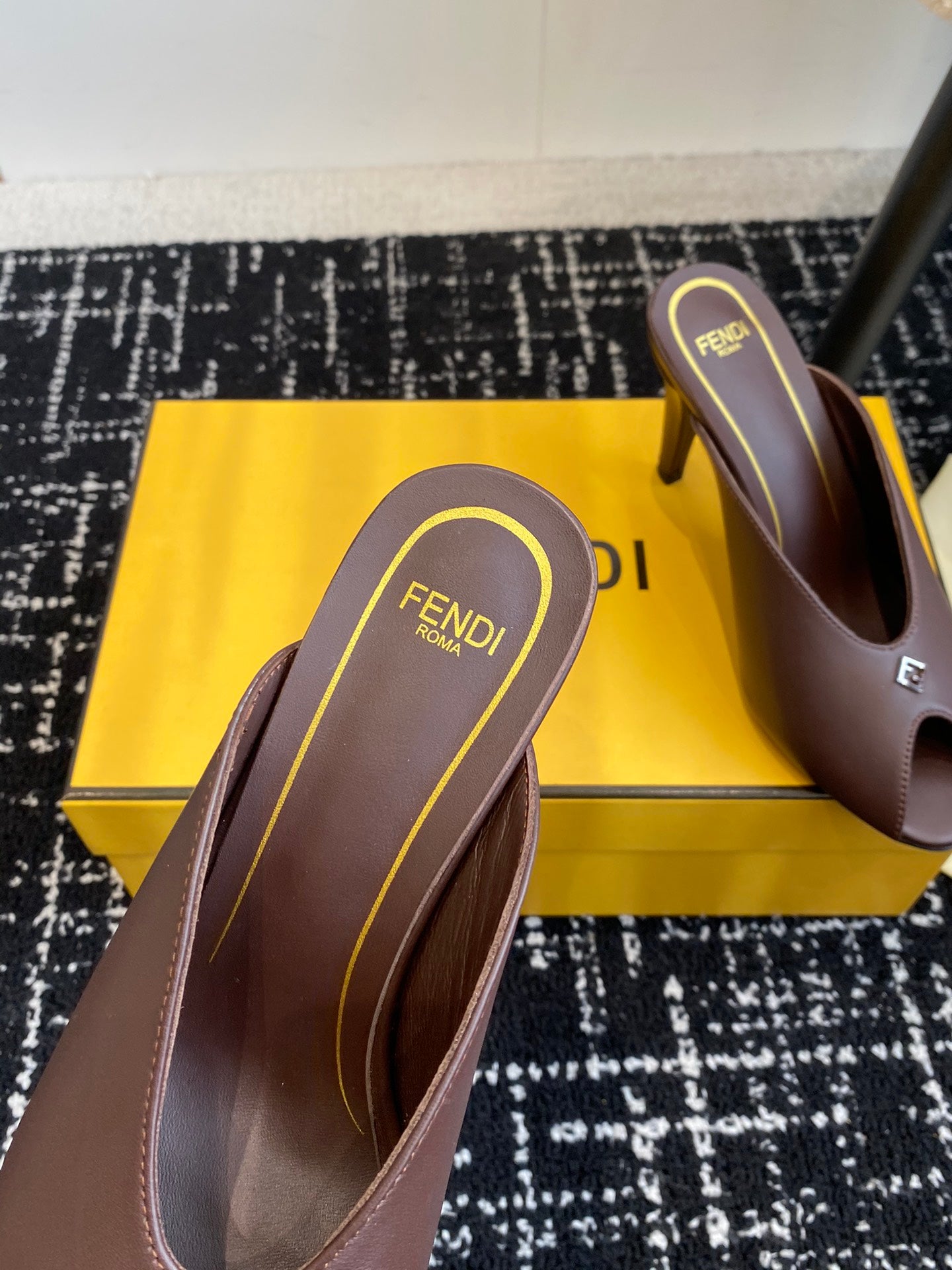 FEN* New Round Toe Fish Mouth High Heel Slippers