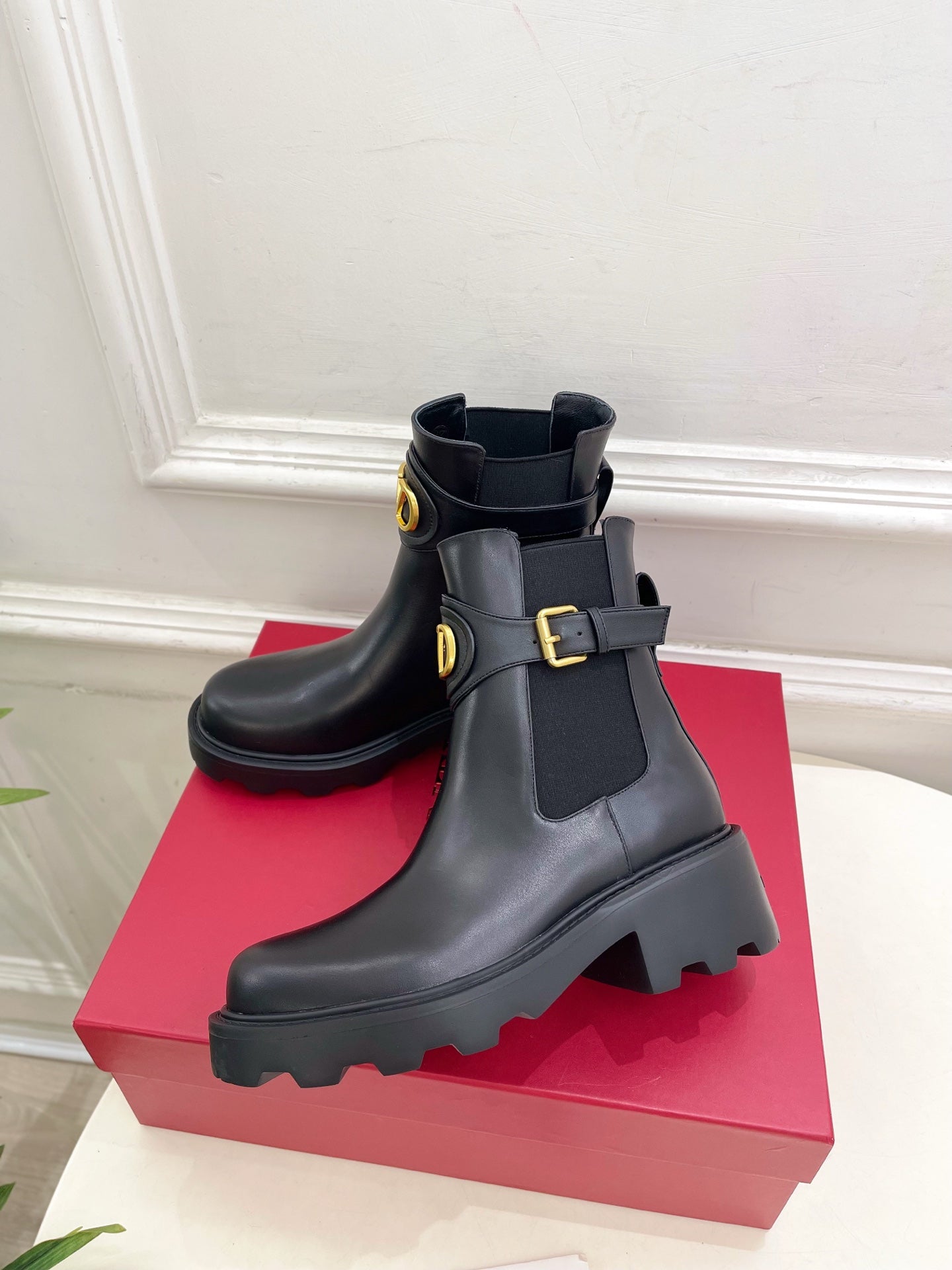 Valenti* 25SS leather ankle boots
