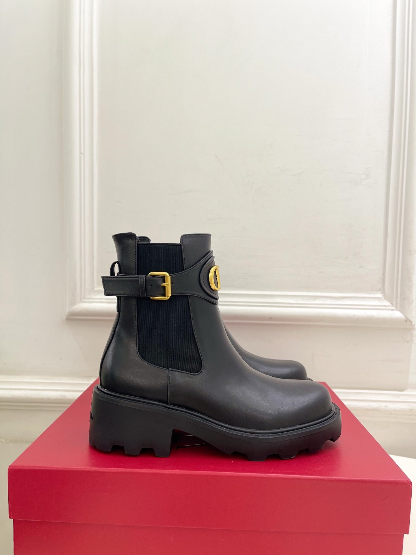 Valenti* 25SS leather ankle boots