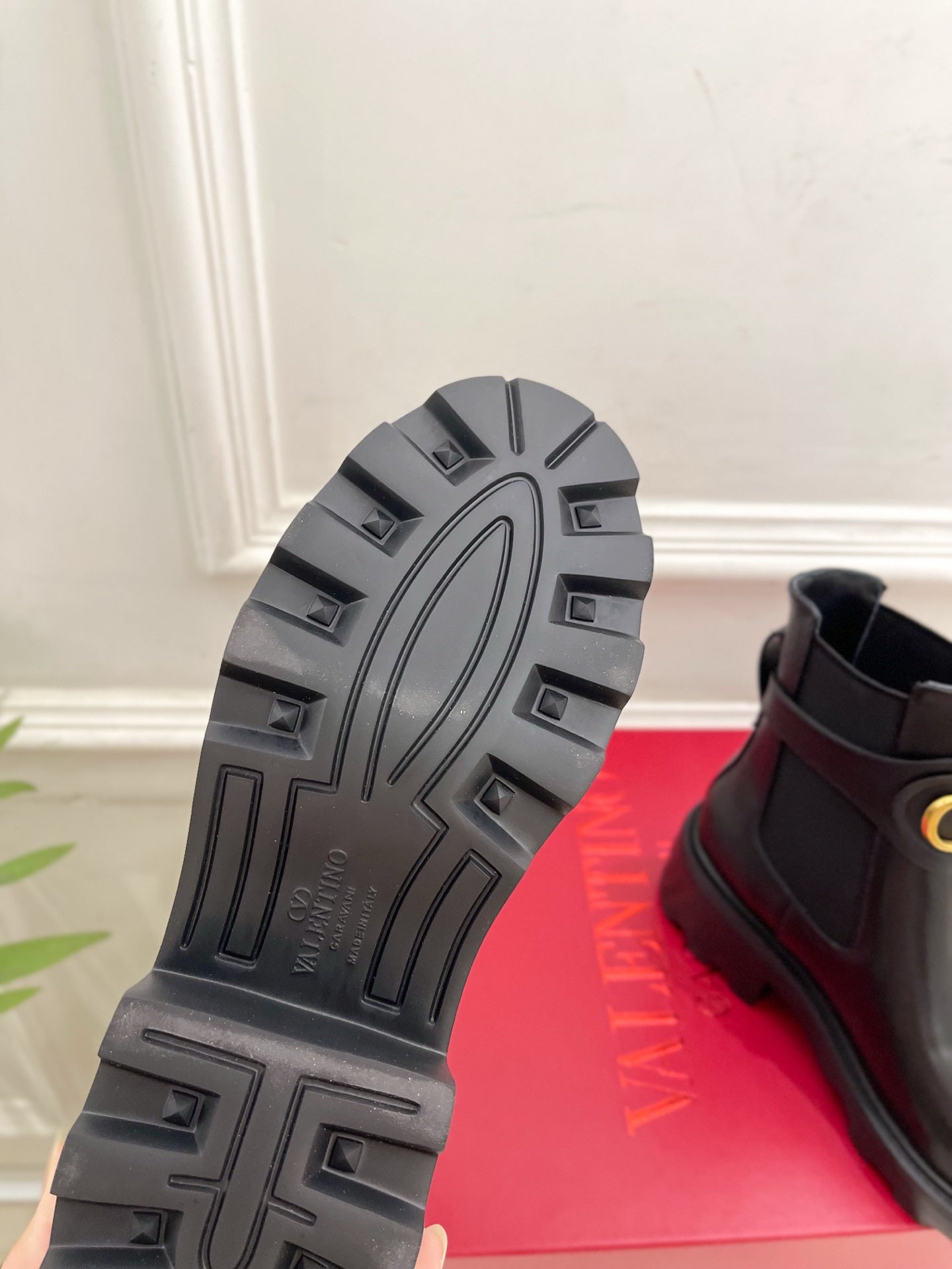 Valenti* 25SS leather ankle boots