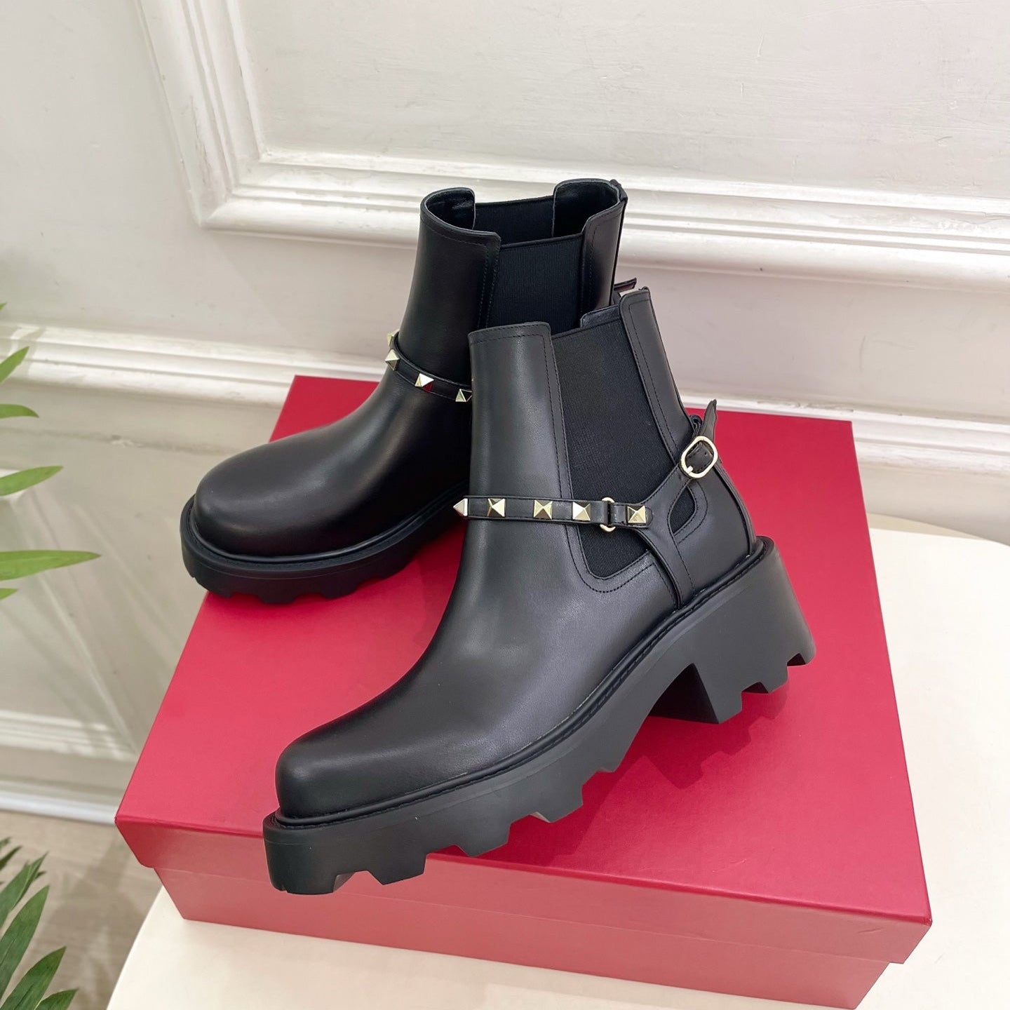 Valenti* 25SS platform rivet ankle boots