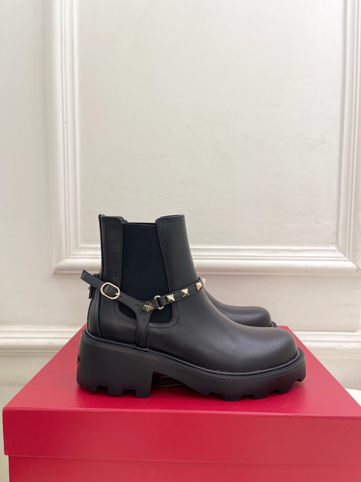 Valenti* 25SS platform rivet ankle boots