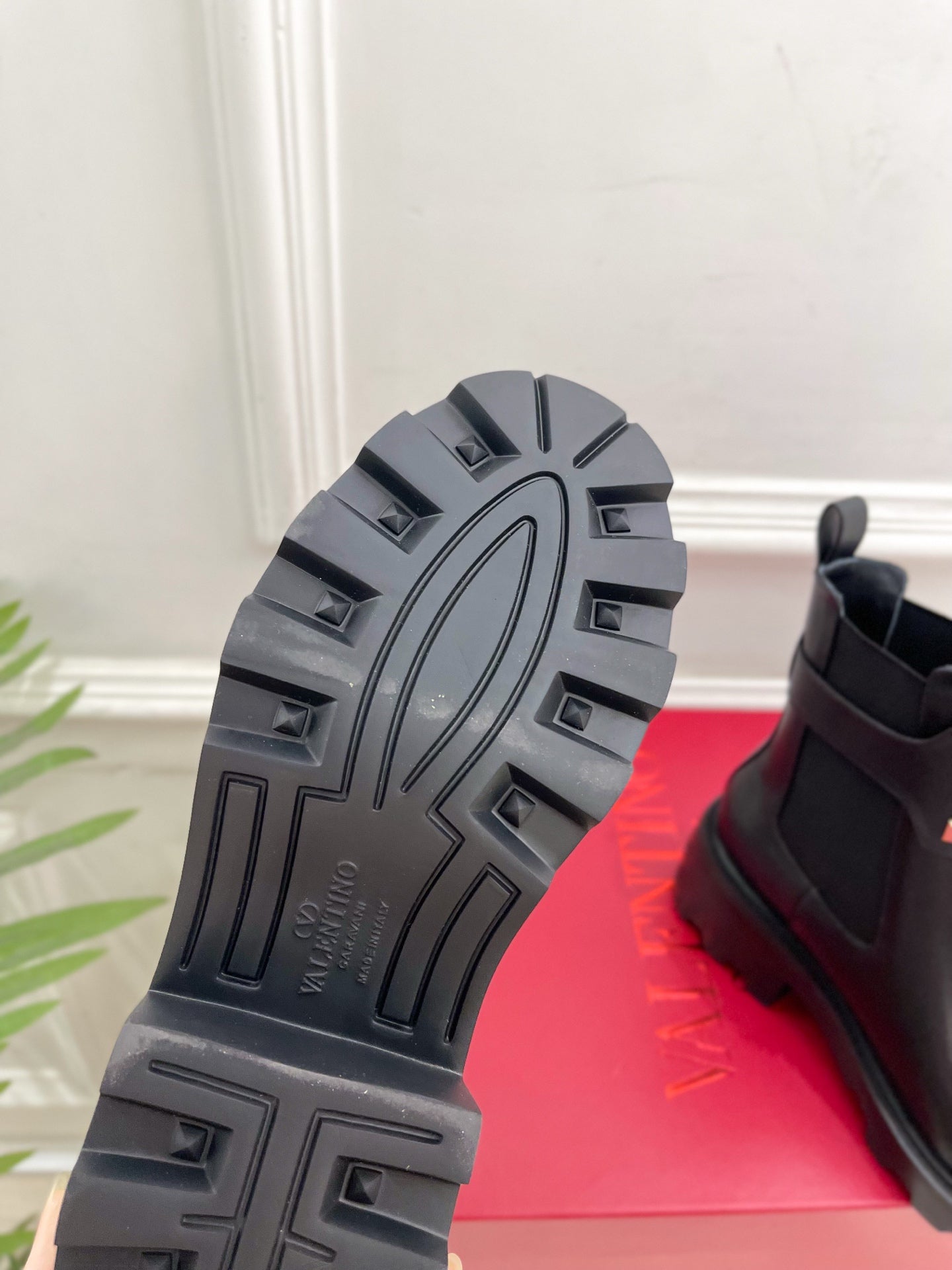 Valenti* 25SS platform rivet Chelsea boots