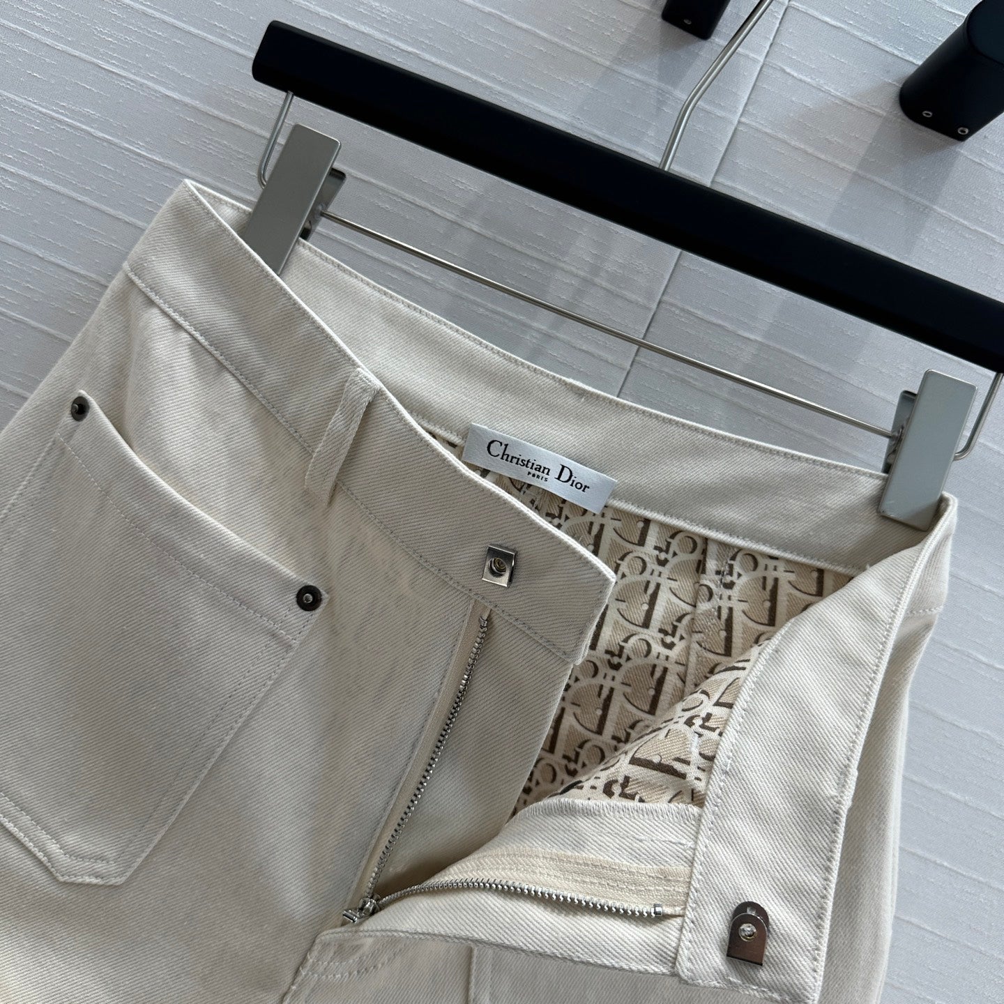 Dior double-pocket denim shorts (promotional item)