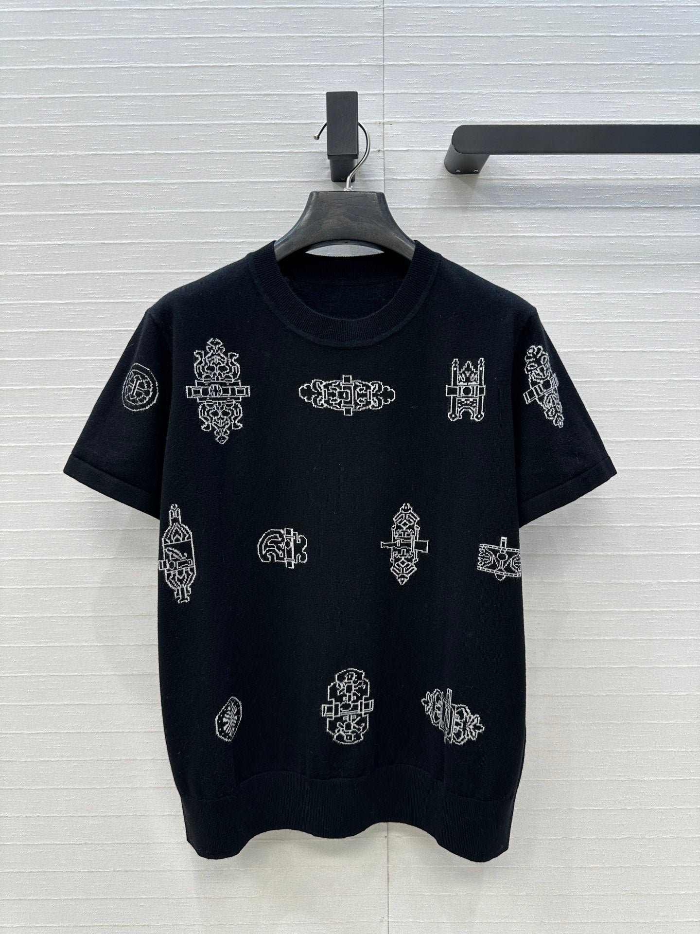 Hermès 26 Jacquard Short-Sleeved Knit Shirt