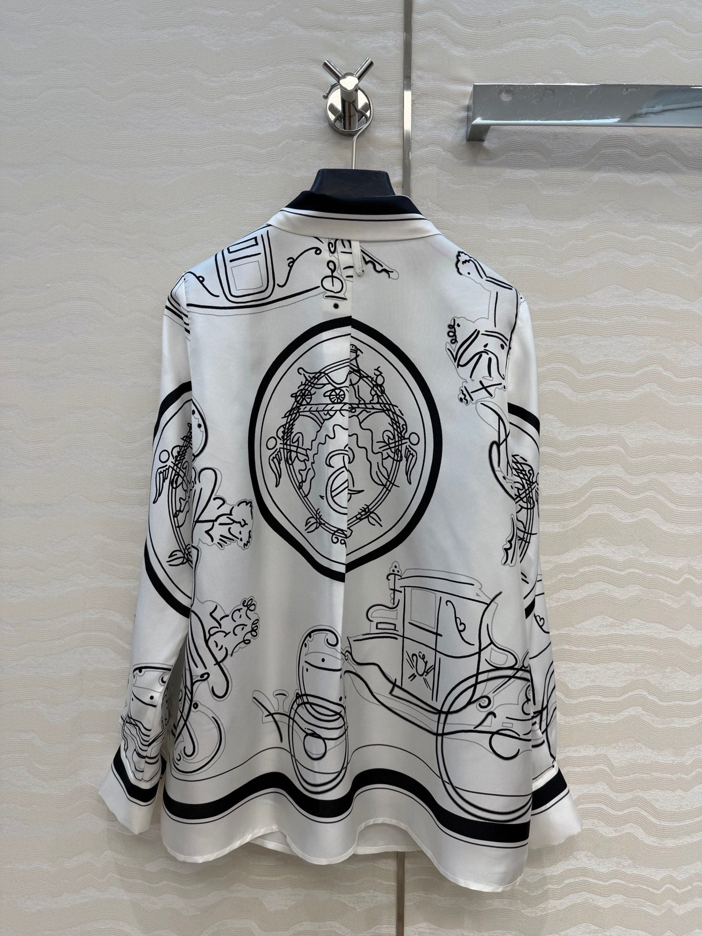Hermès 2026 New Collection Silk Shirt and Straight-Leg Trousers