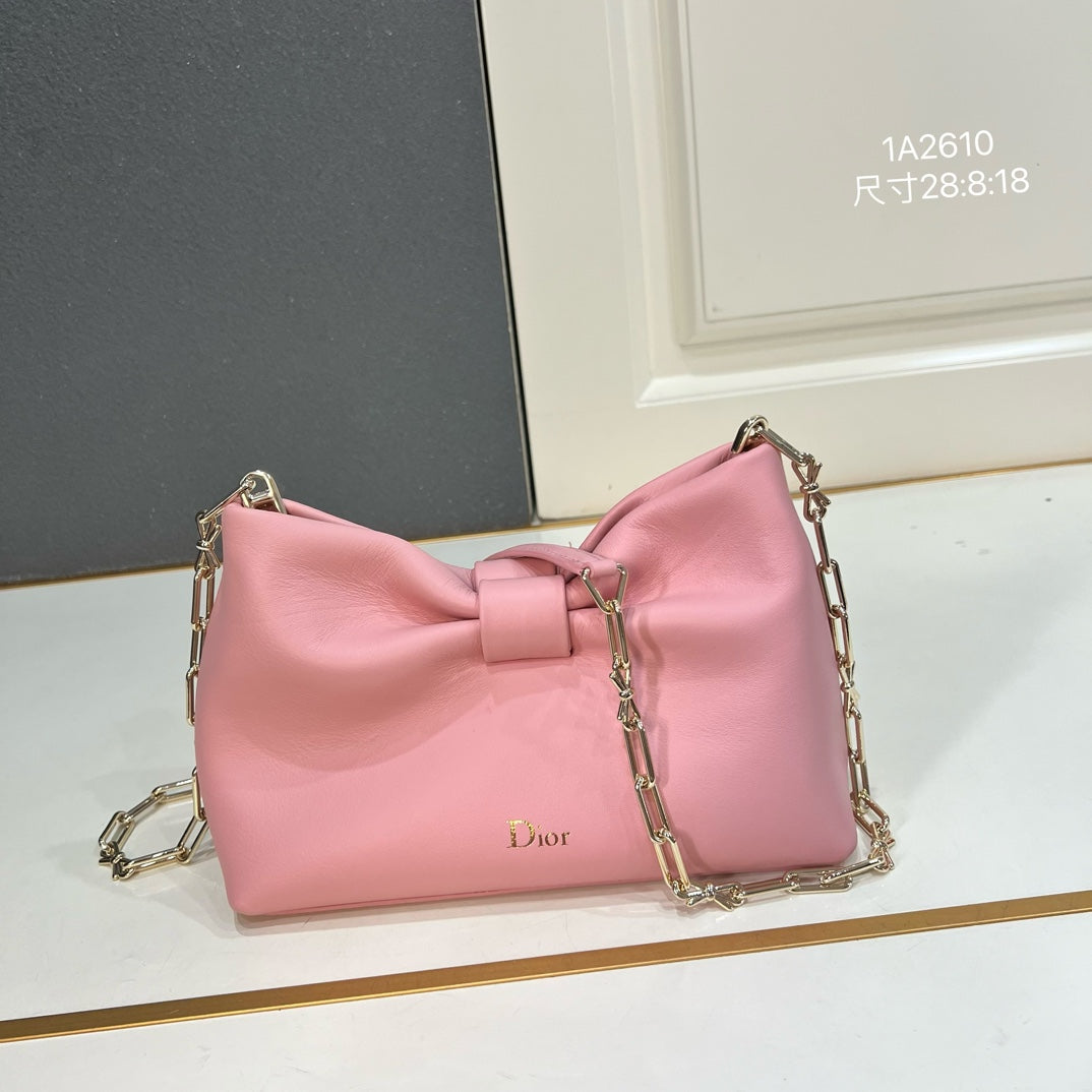 New handbag for 2026: Lambskin chain bag