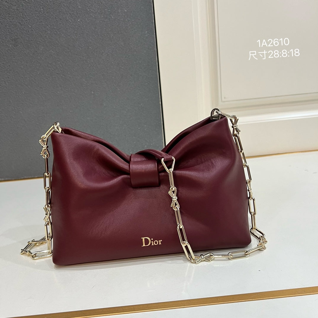 New handbag for 2026: Lambskin chain bag