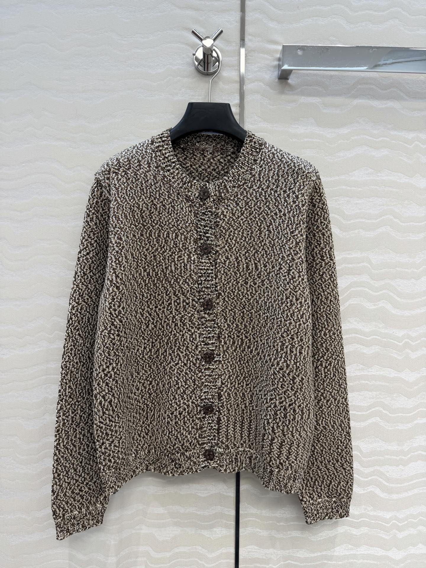 LV 26SS knitted round-neck cardigan