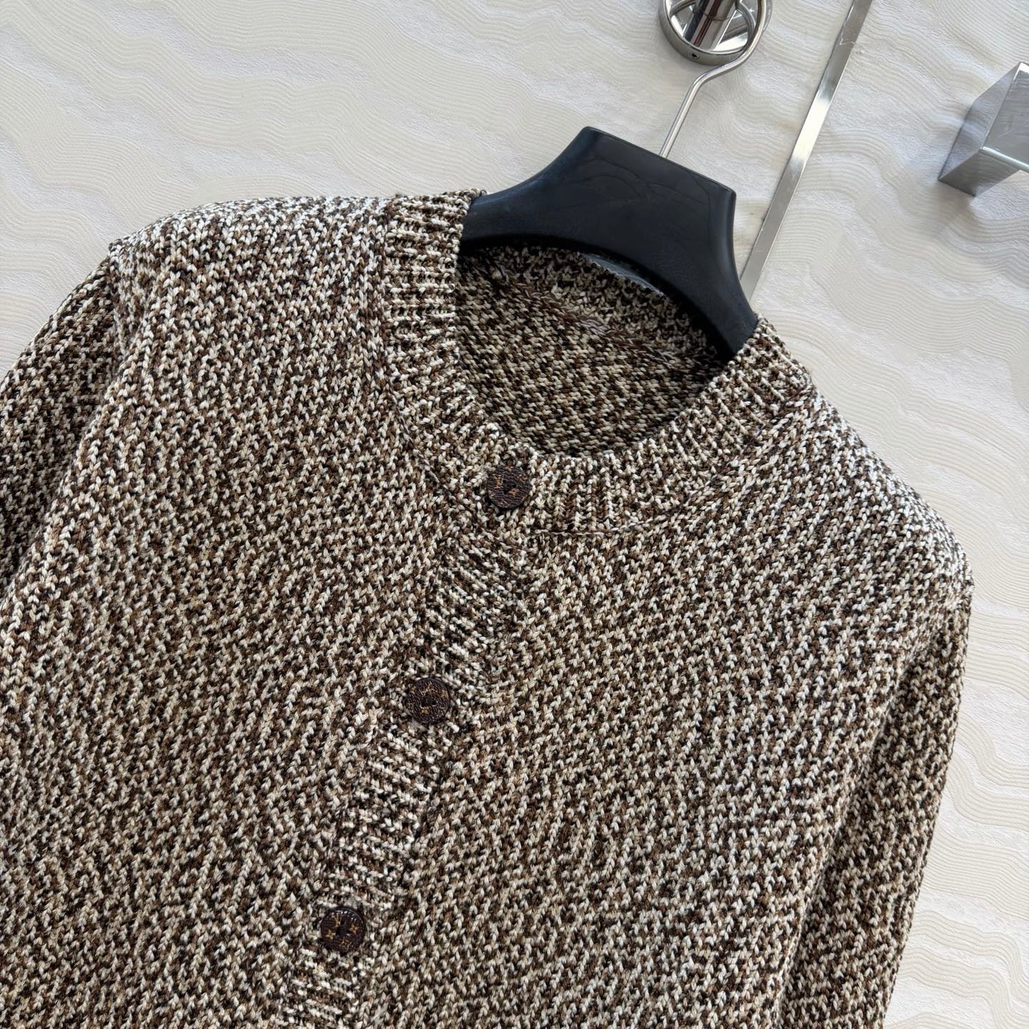 LV 26SS knitted round-neck cardigan