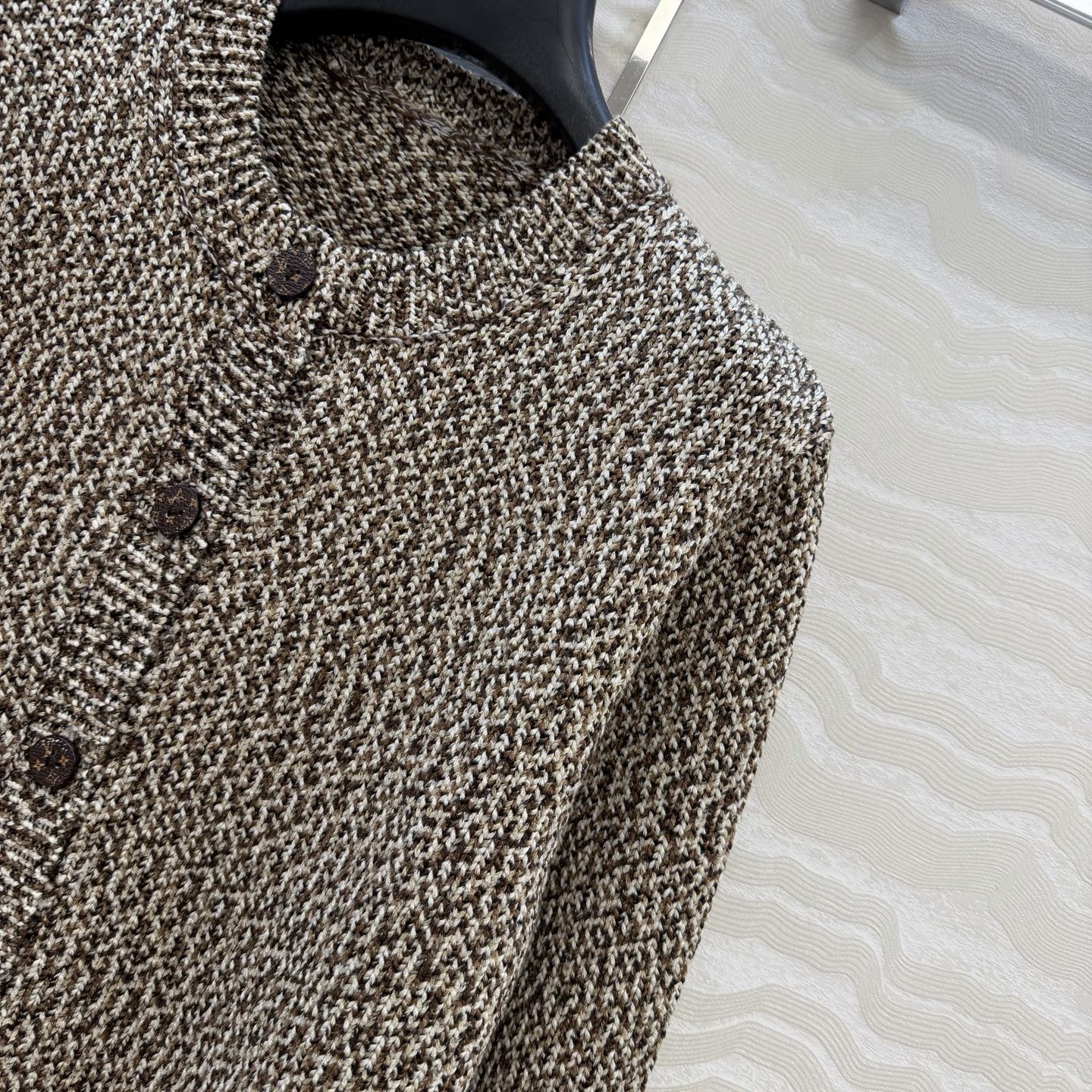 LV 26SS knitted round-neck cardigan