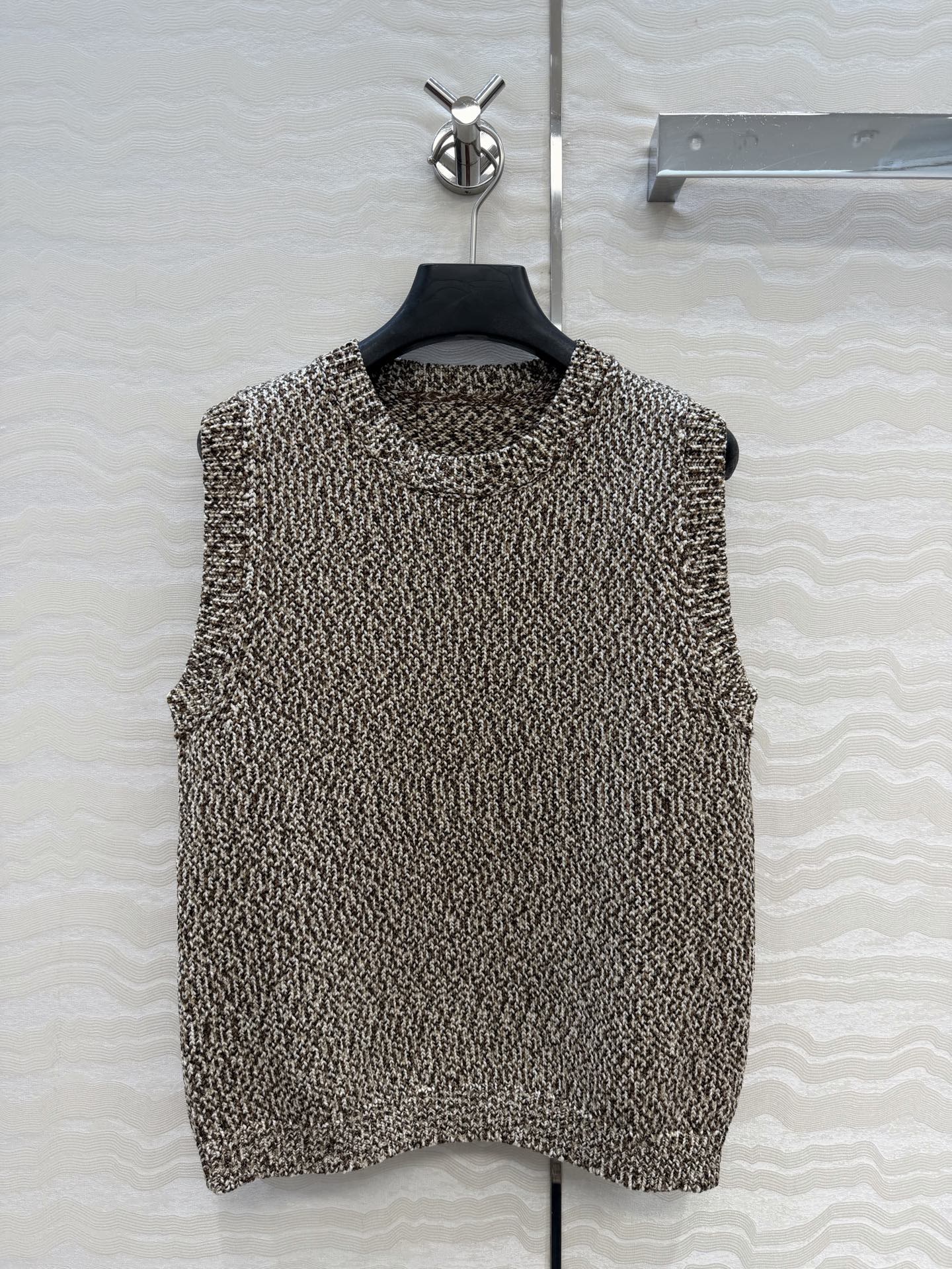 LV 26SS knitted round-neck cardigan