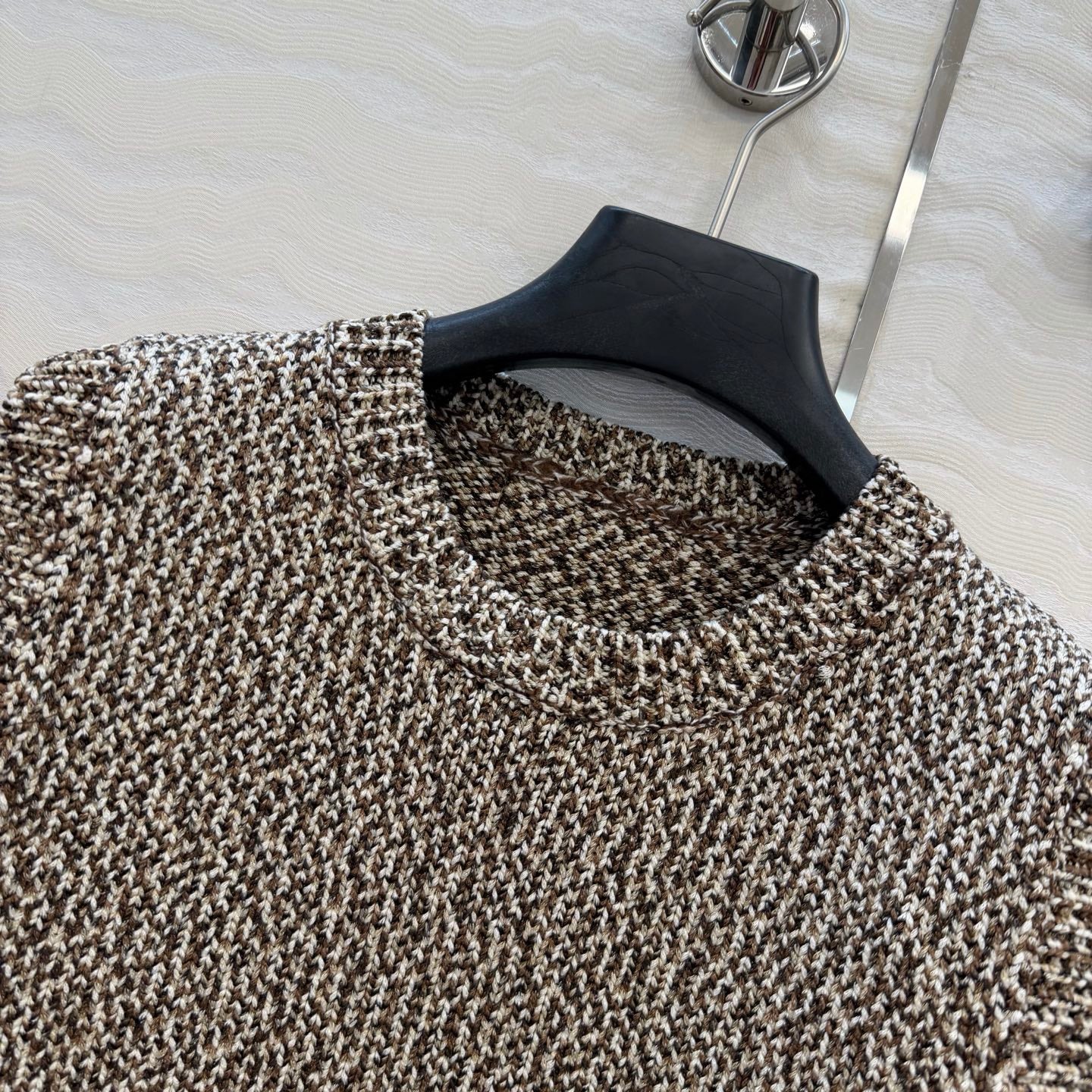 LV 26SS knitted round-neck cardigan