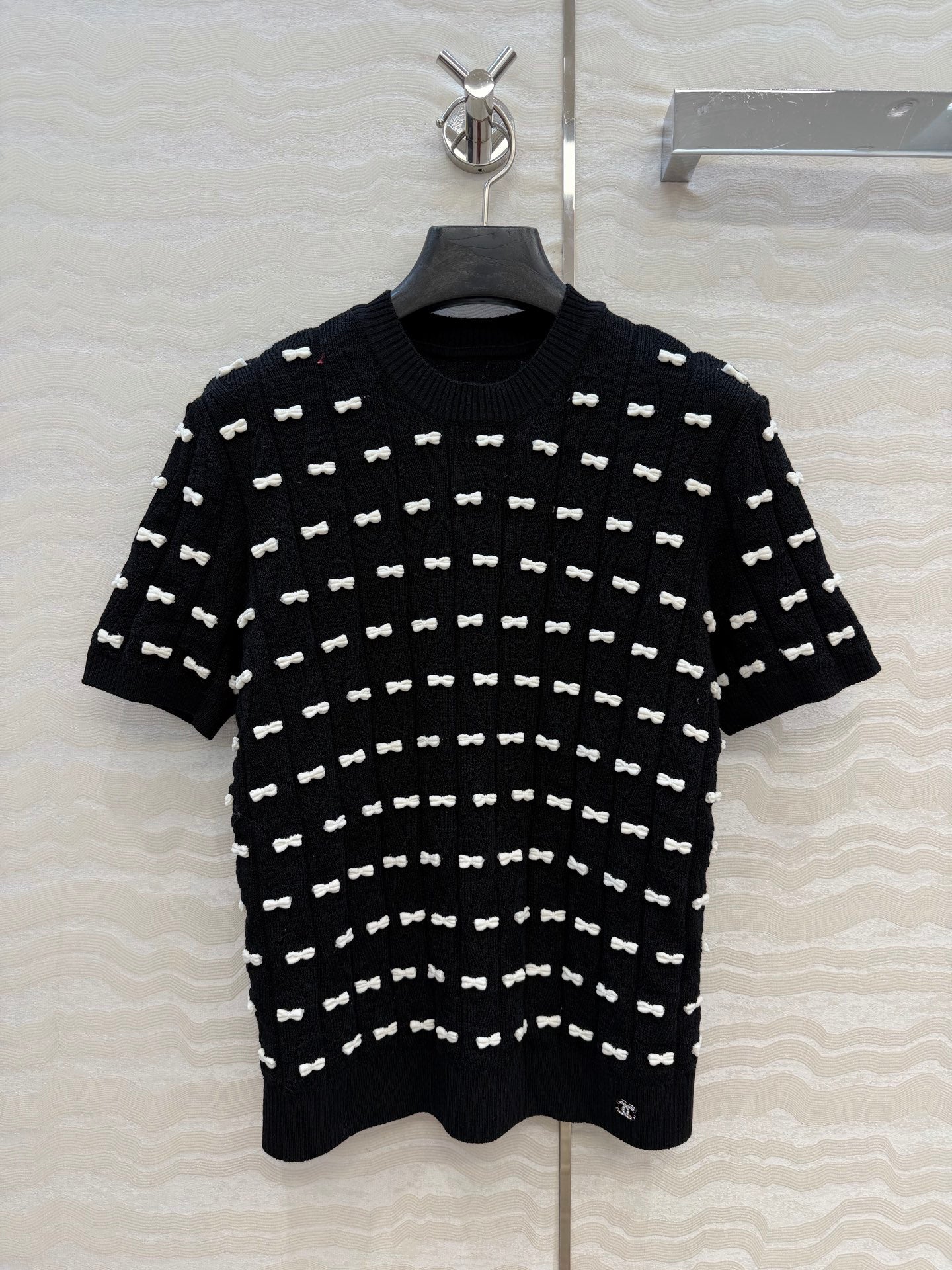 Chanel 26SS Black and White Knitted Short-Sleeved Top