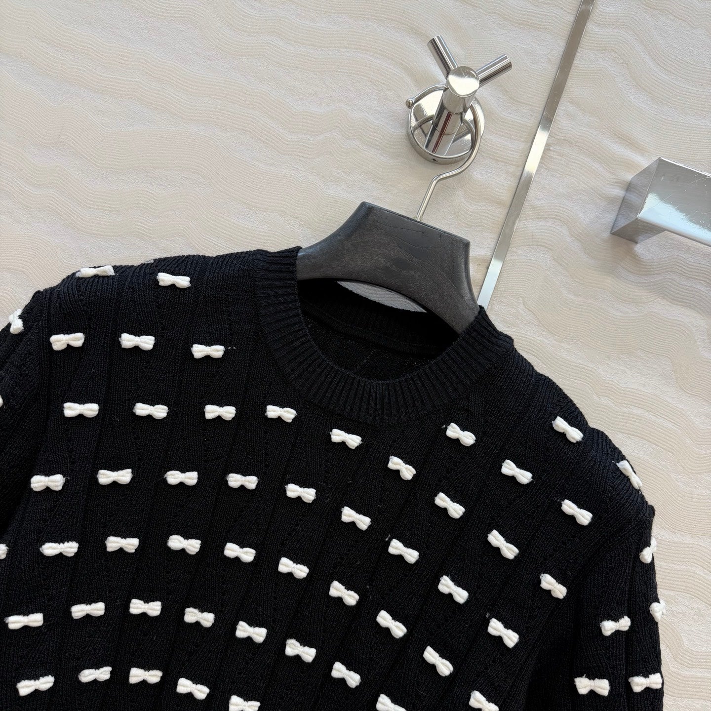 Chanel 26SS Black and White Knitted Short-Sleeved Top