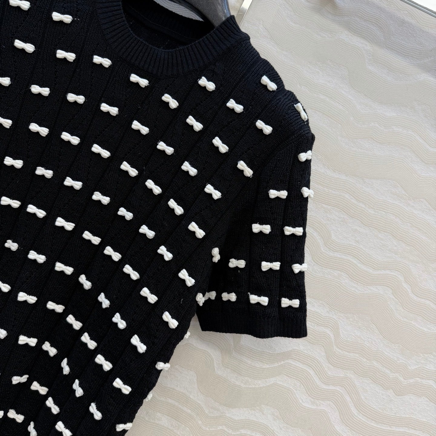 Chanel 26SS Black and White Knitted Short-Sleeved Top