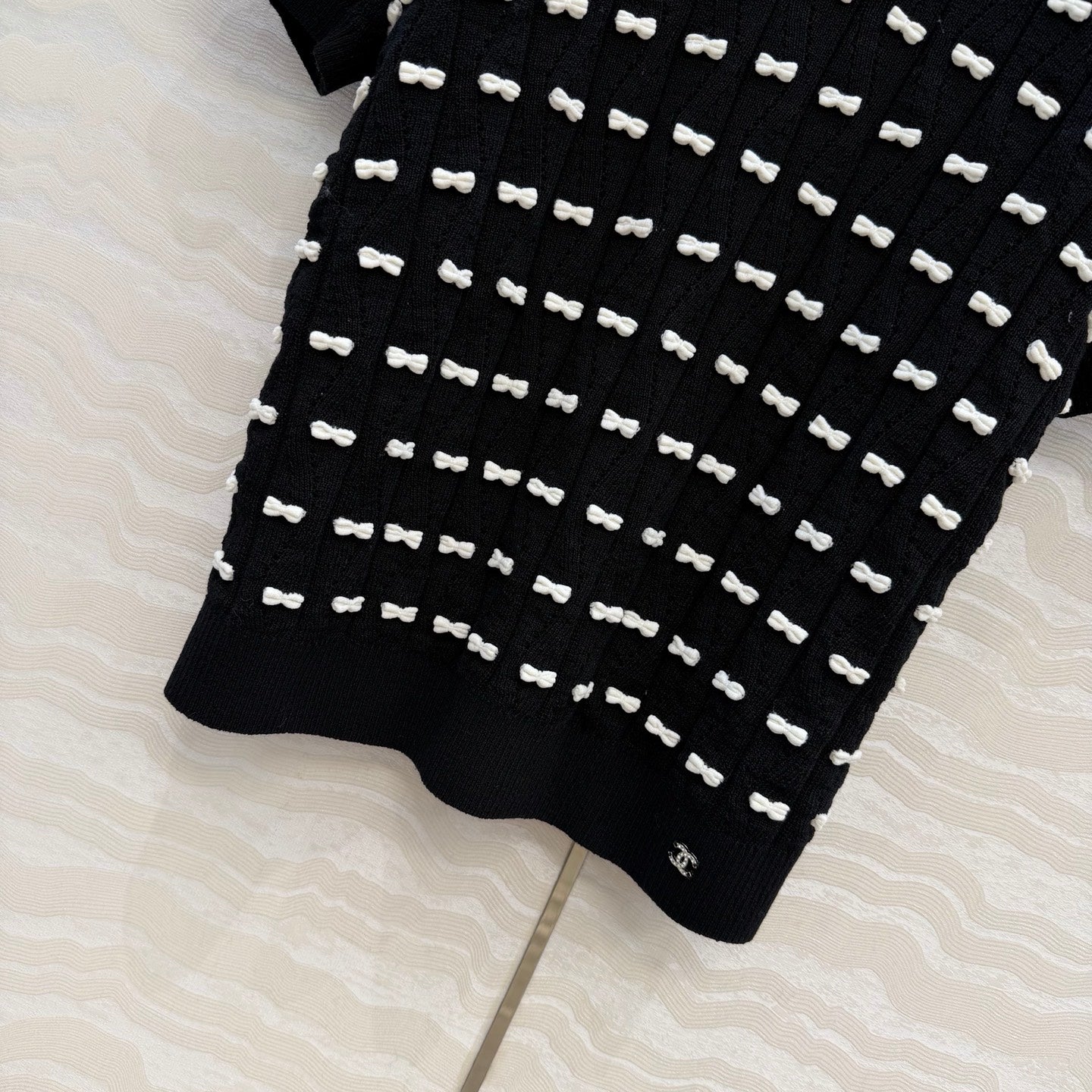 Chanel 26SS Black and White Knitted Short-Sleeved Top