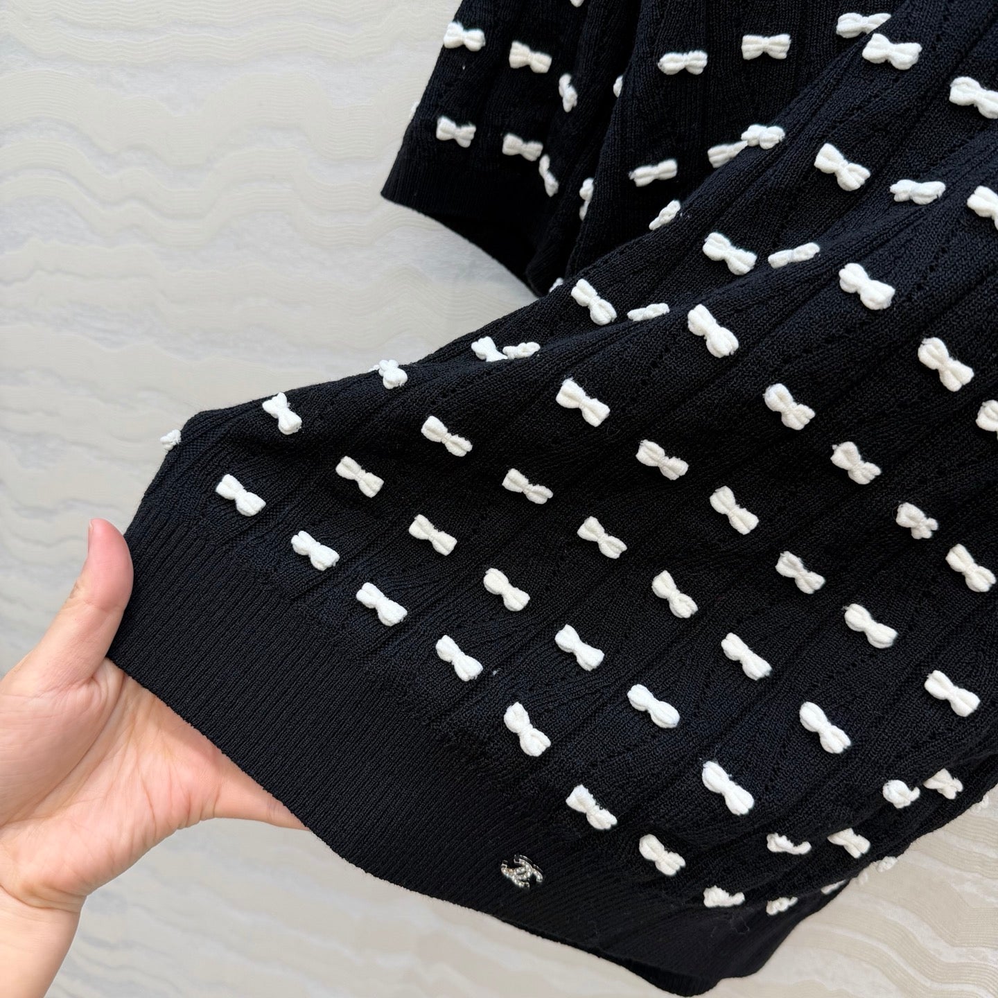 Chanel 26SS Black and White Knitted Short-Sleeved Top