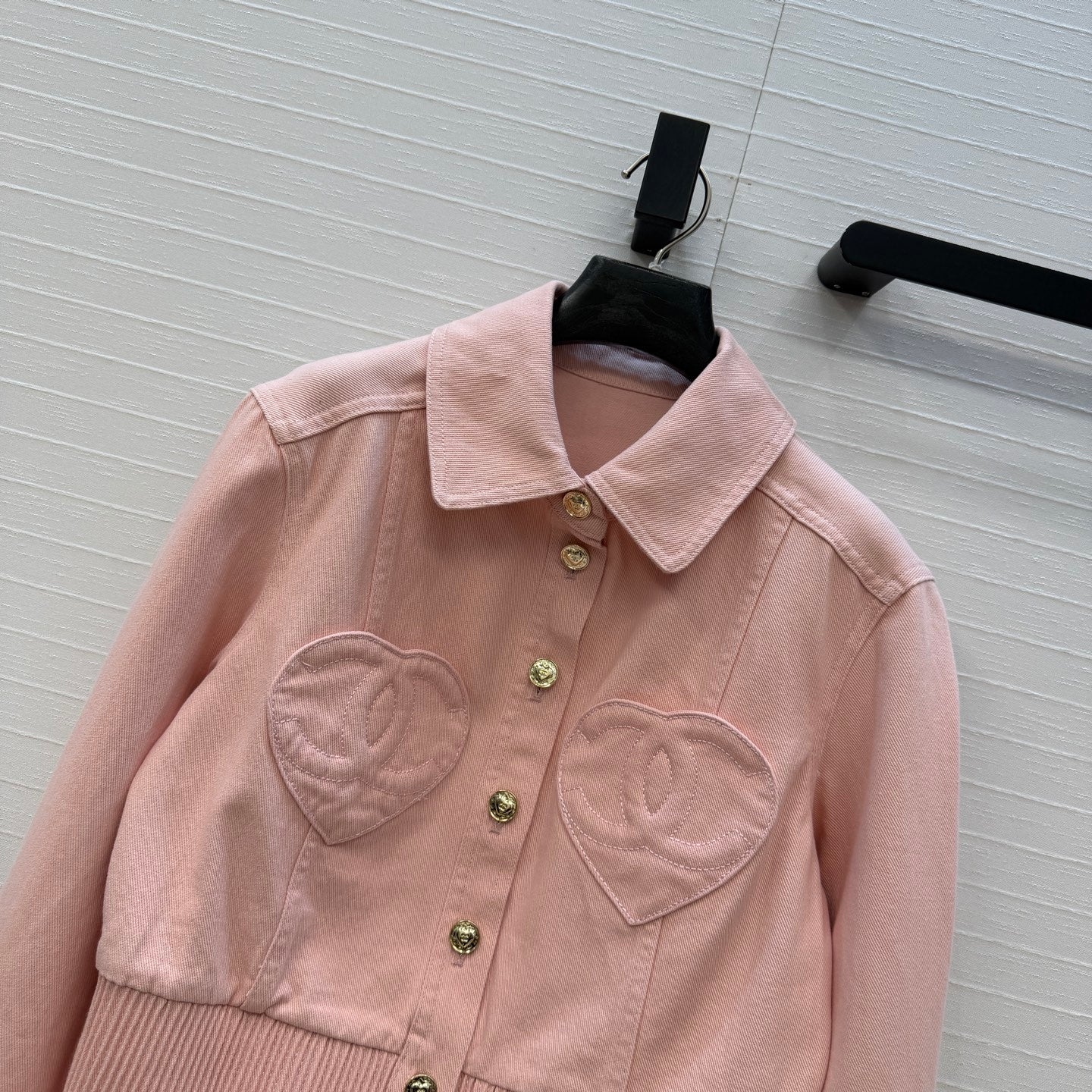 Chanel heart-patterned denim jacket / high-waisted jeans