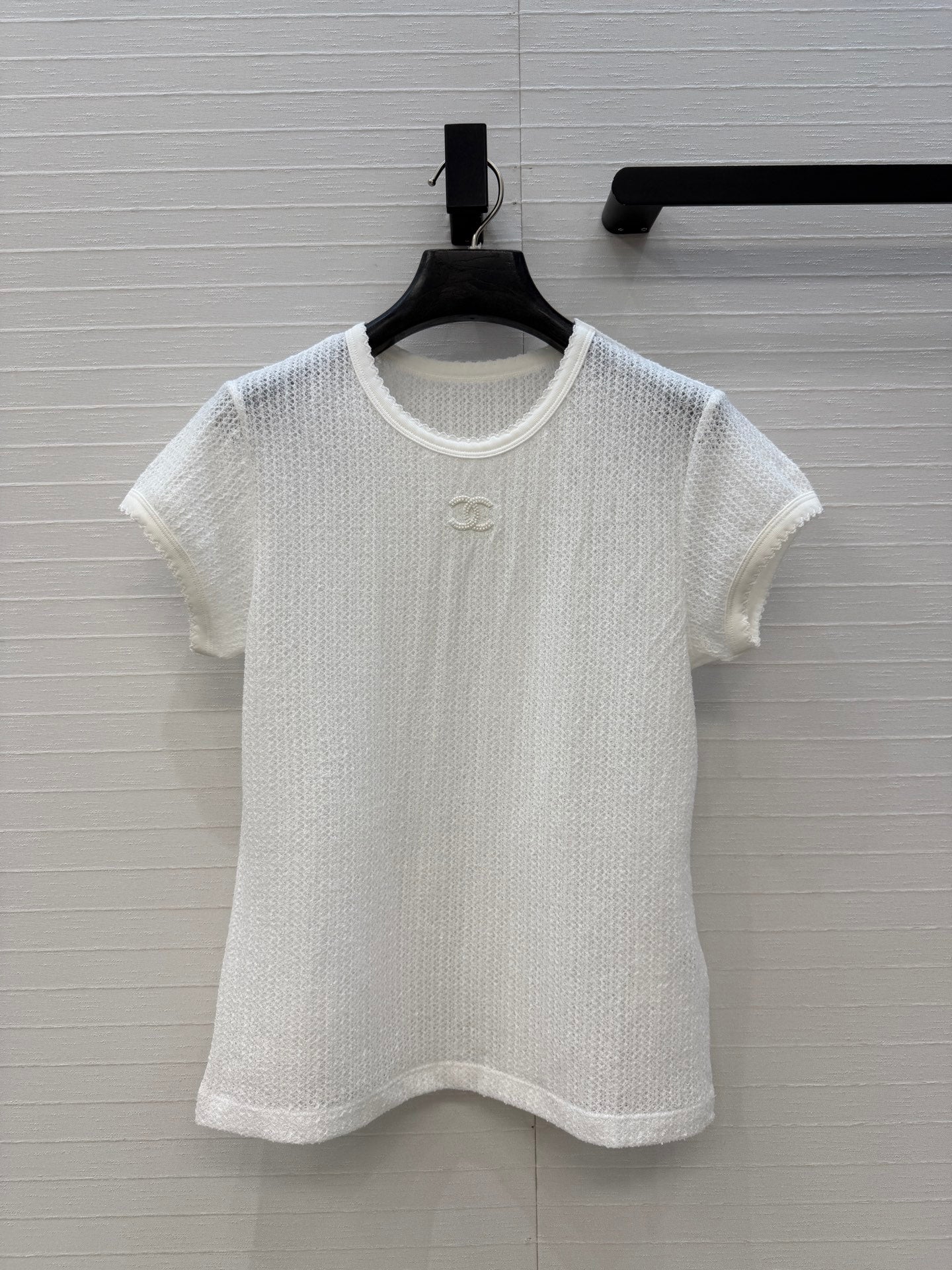 CHAN* 26SS Embroidered Mesh Knit Short-Sleeve Top