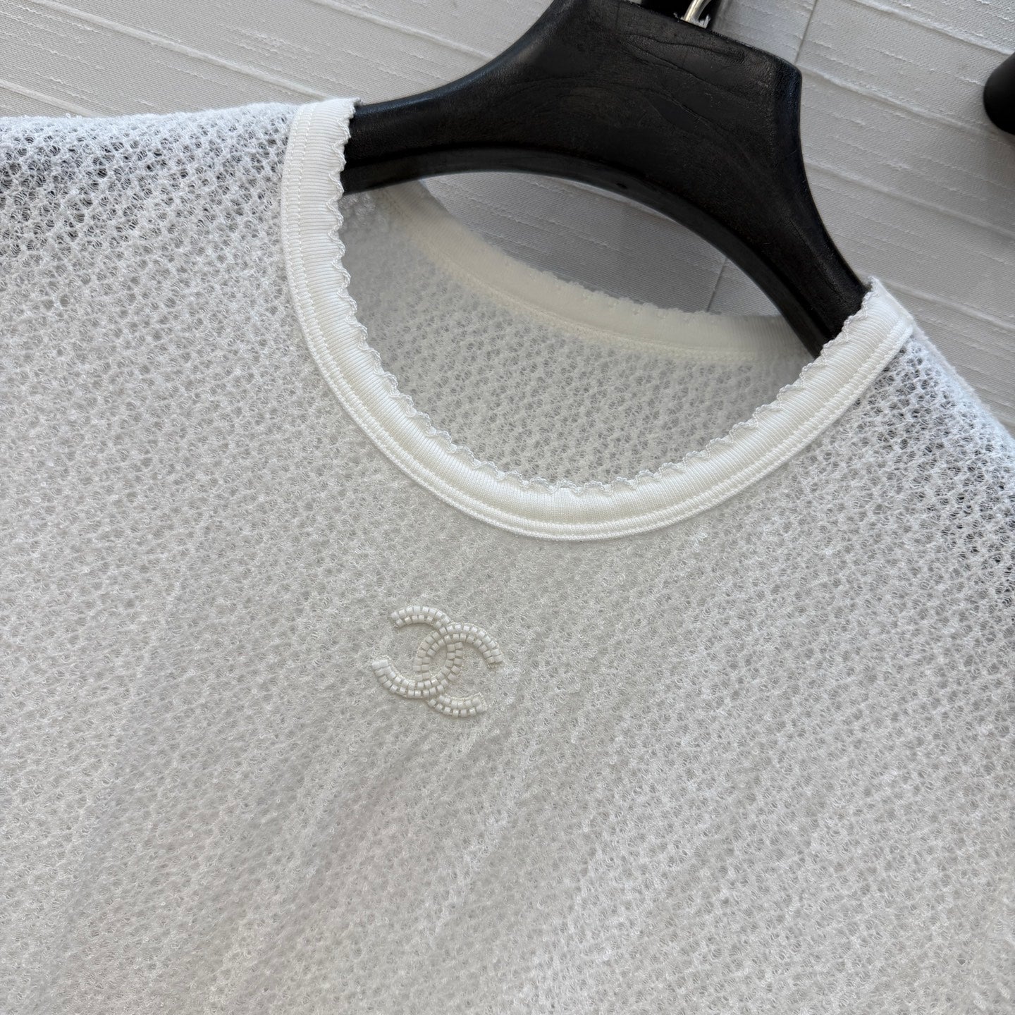 CHAN* 26SS Embroidered Mesh Knit Short-Sleeve Top