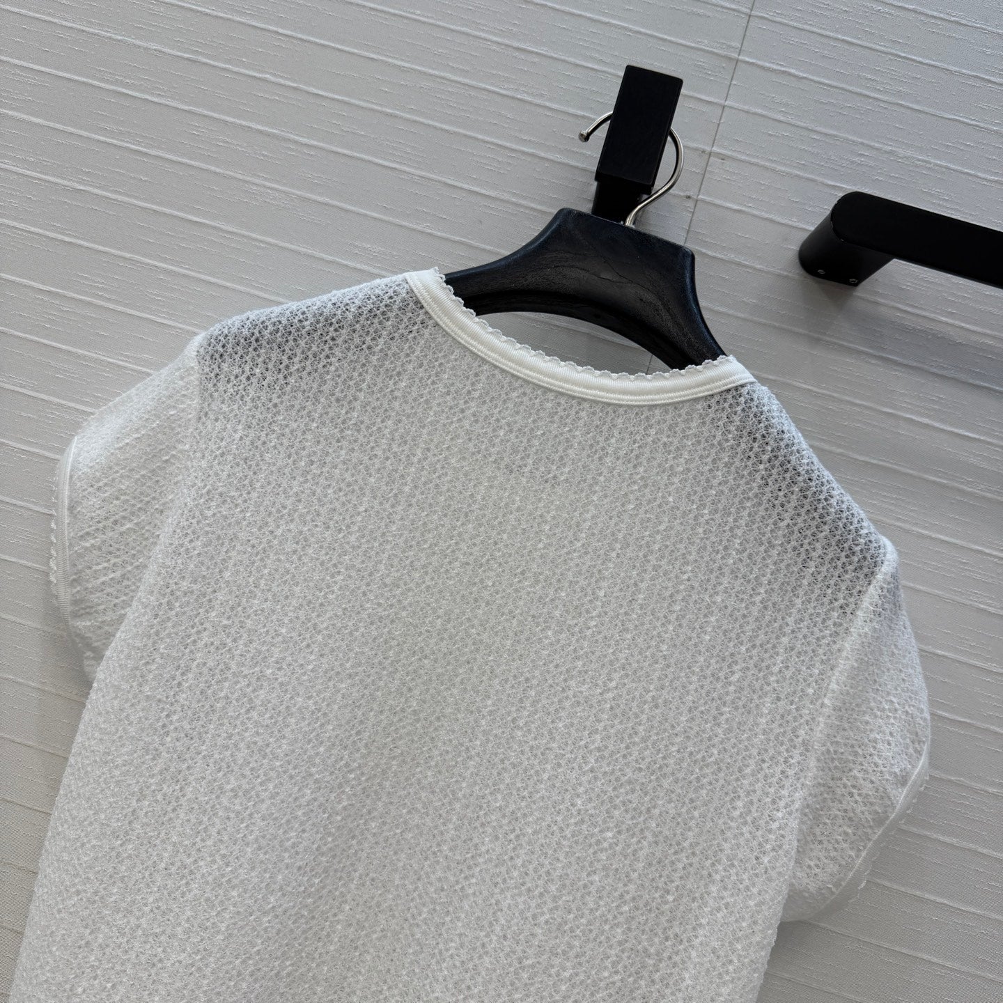 CHAN* 26SS Embroidered Mesh Knit Short-Sleeve Top