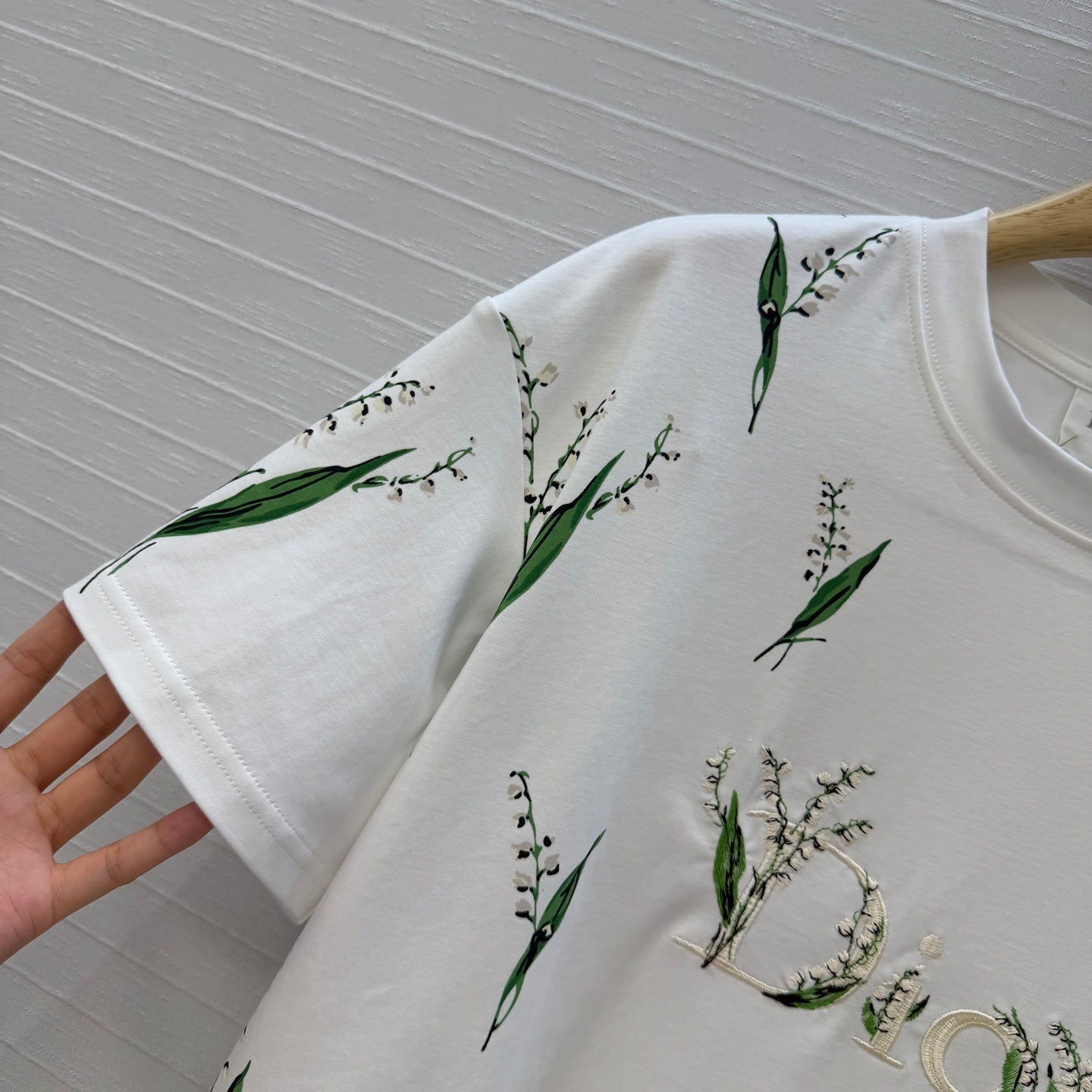 DIO* 26SS Lily of the Valley Embroidered T-Shirt