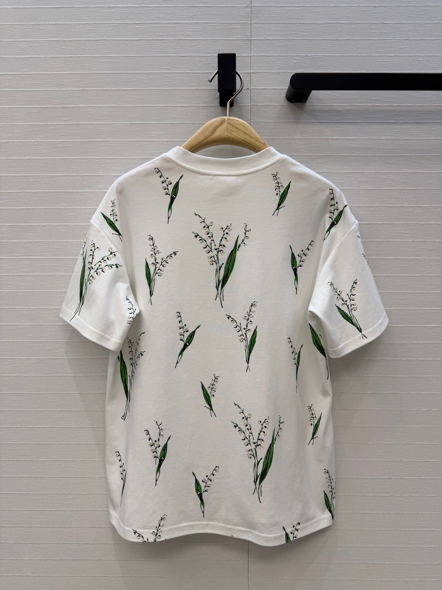 DIO* 26SS Lily of the Valley Embroidered T-Shirt