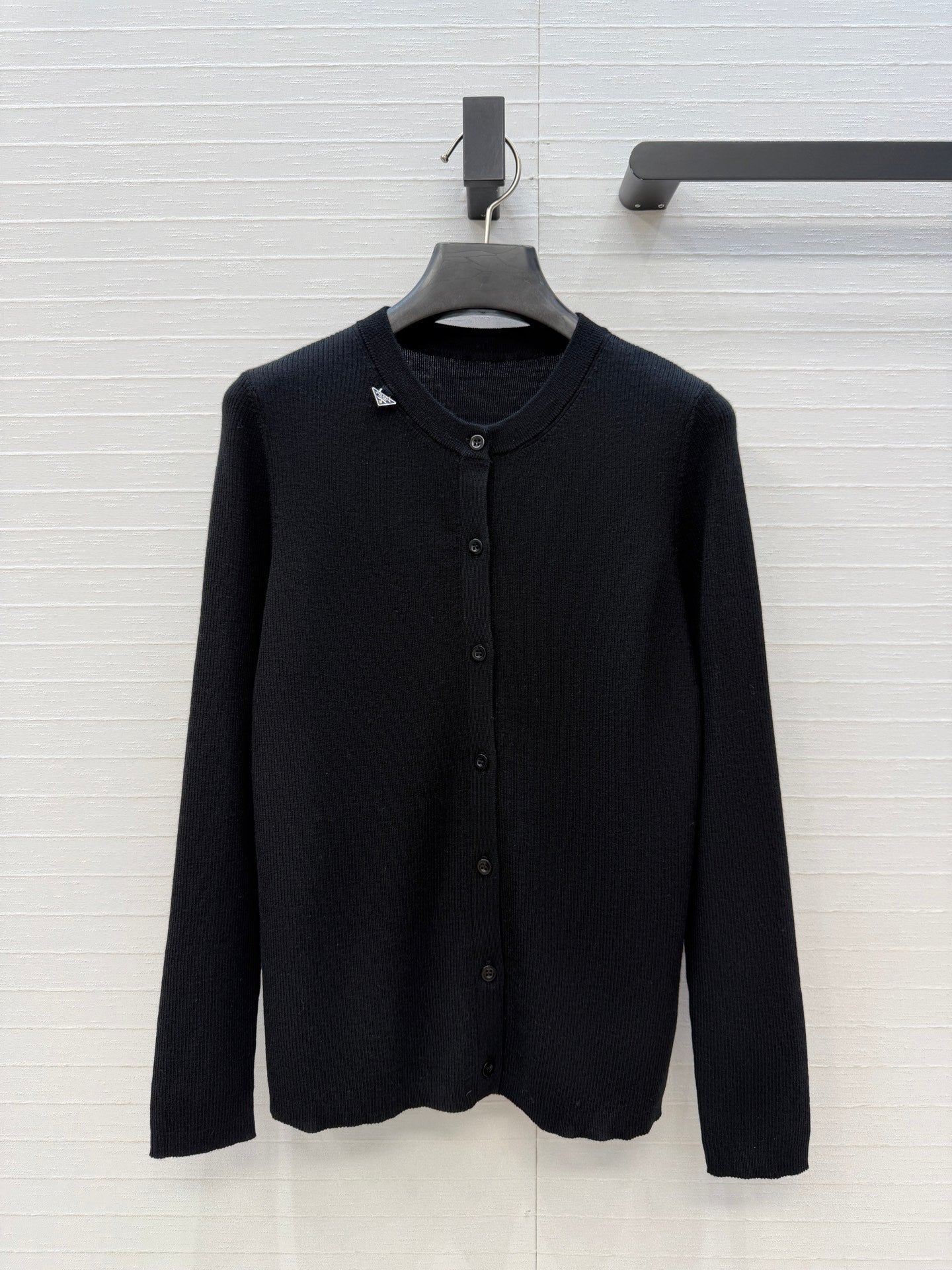 PRA* 26SS Elegant Crew-Neck Cardigan