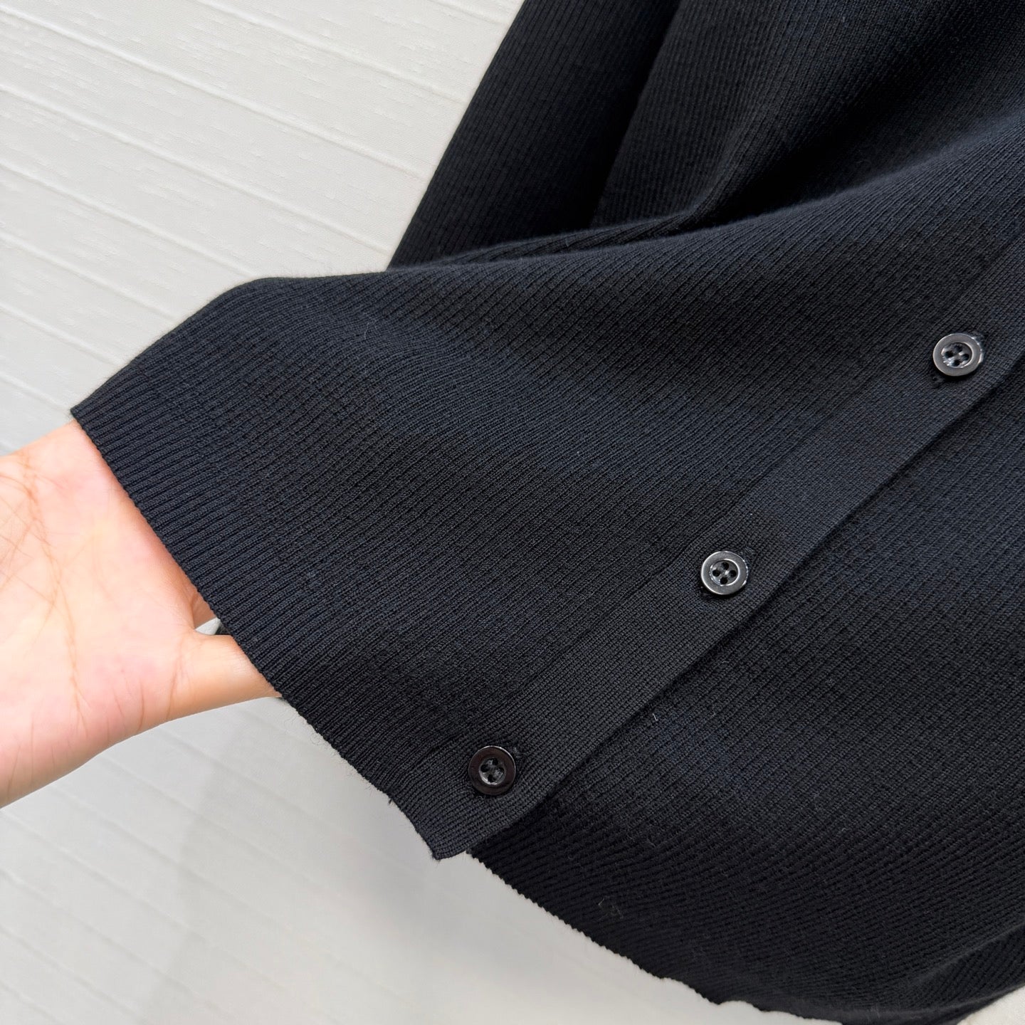 PRA* 26SS Elegant Crew-Neck Cardigan