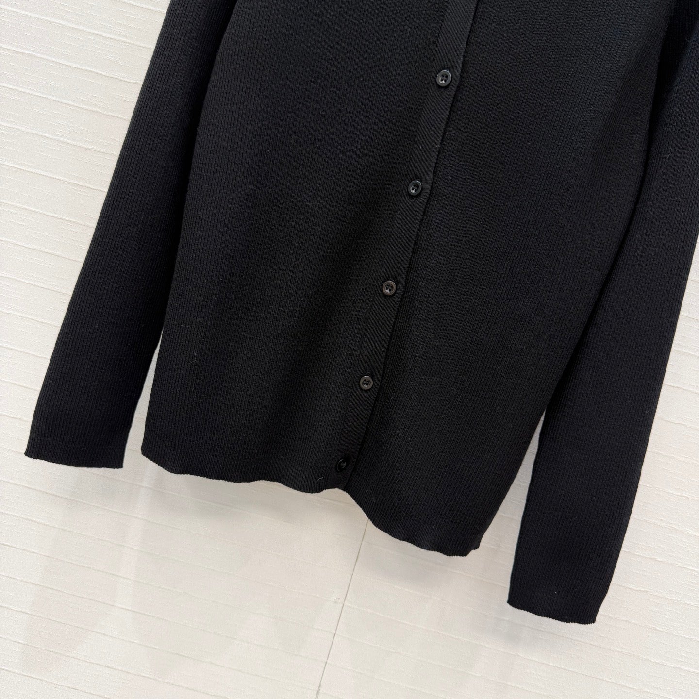 PRA* 26SS Elegant Crew-Neck Cardigan