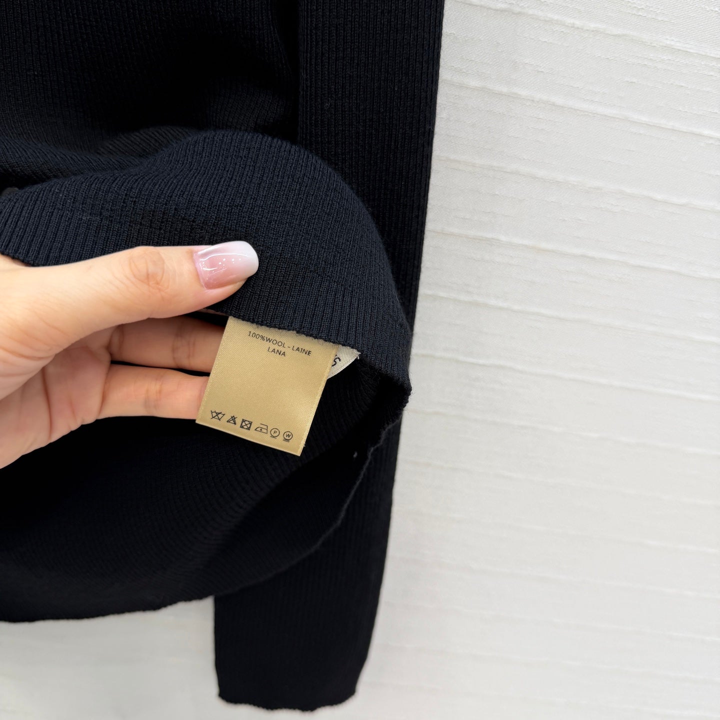 PRA* 26SS Elegant Crew-Neck Cardigan