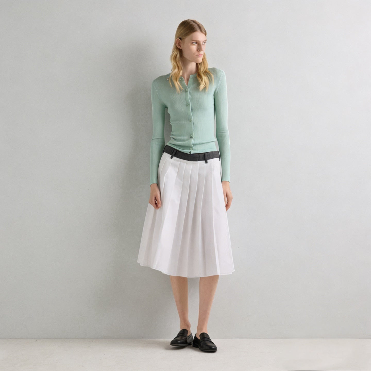 PRA* 26SS Elegant Crew-Neck Cardigan