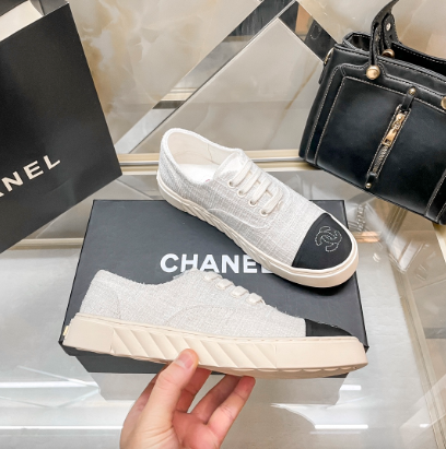 CHA* 24 new white shoes