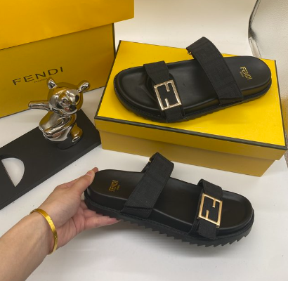 FEN* 24 new sandals