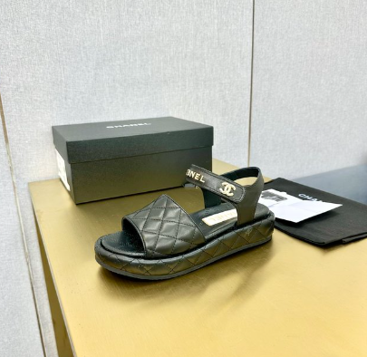 CHAN* 24 catwalk style thick heel sandals