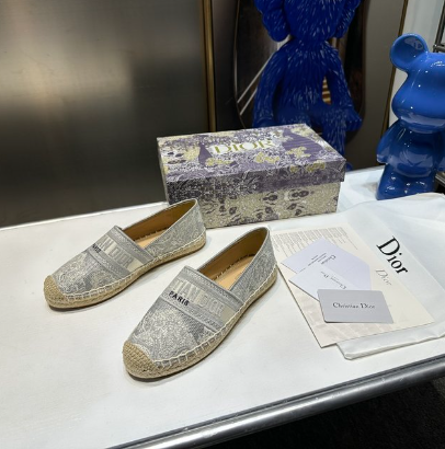 DIO* embroidered fisherman shoes