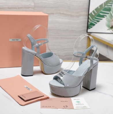 MIU* 25SS Patent Leather Chunky Heel Sandals VIP